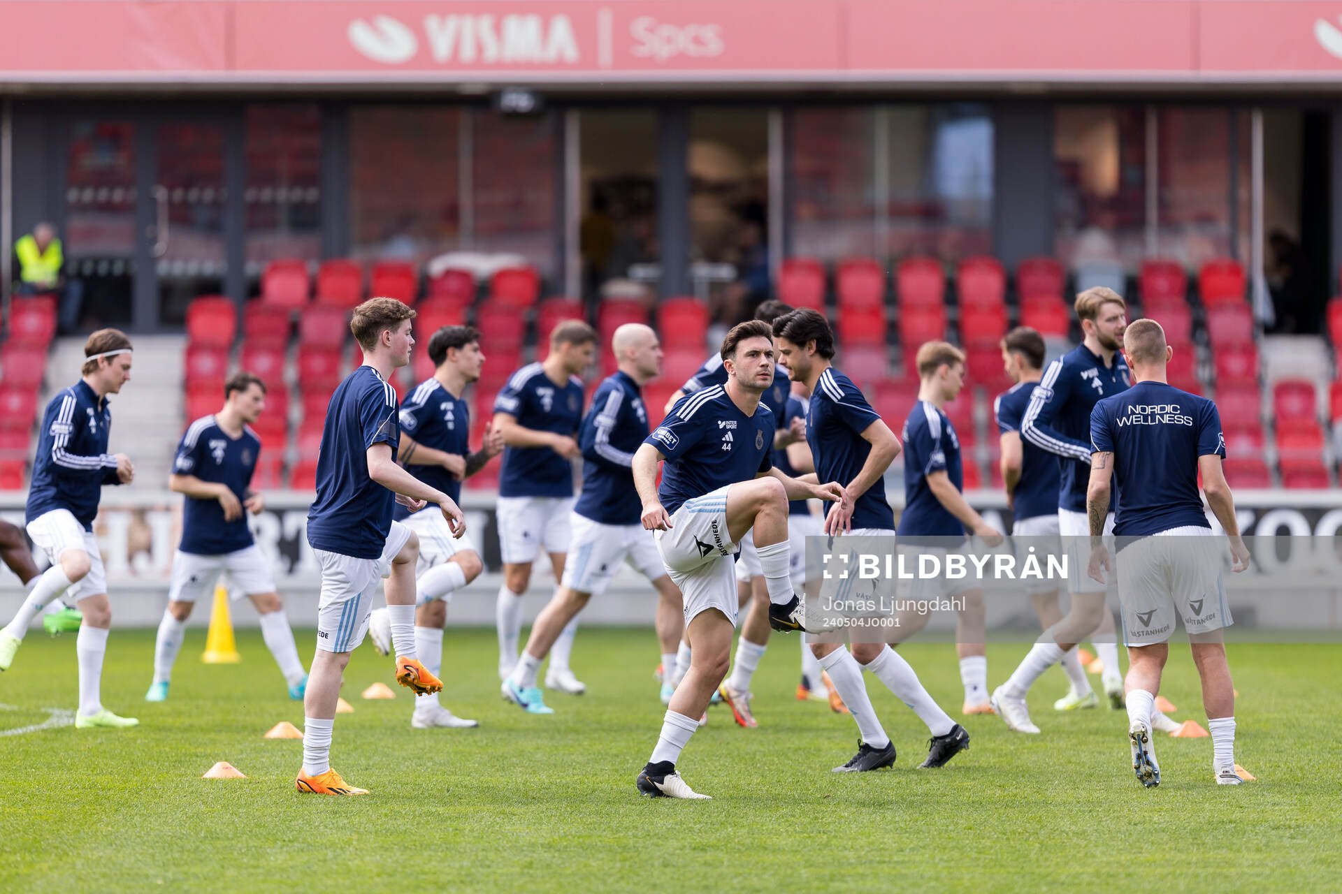 Gefles spelare värmer upp inför fotbollsmatchen i Superettan mellan Öster och Gefle den 4 maj 2024 i Växjö. 