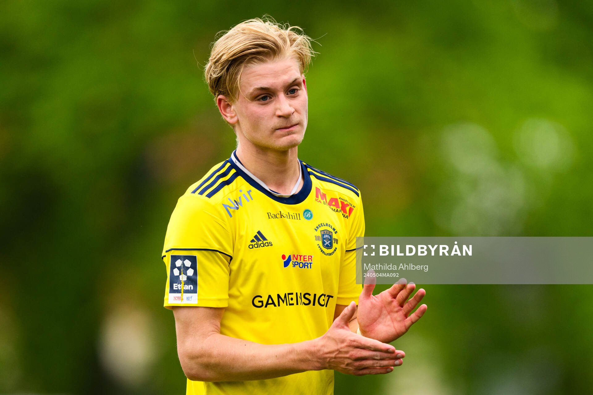 Ängelholms Leo Hedenberg under fotbollsmatchen i Division 1 Södra mellan Ängelholm och Ljungskile den 4 maj 2024 i Ängelholm. 