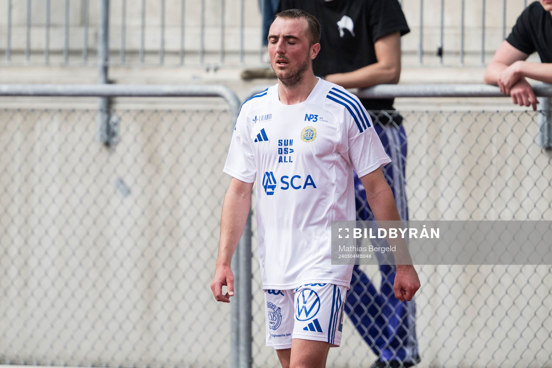 GIF Sundsvalls Dennis Olsson deppar