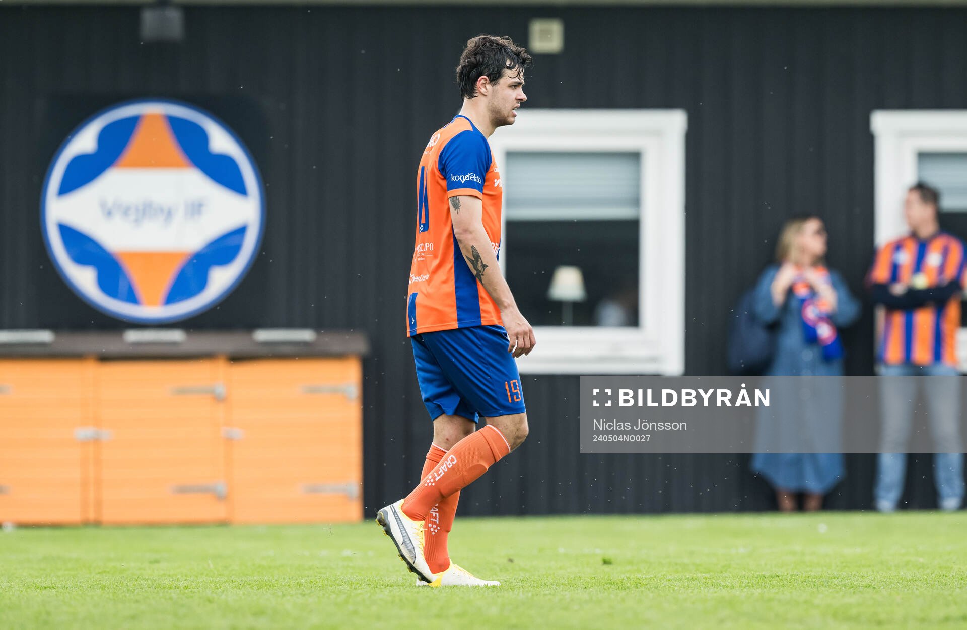 Vejbys Hugo Rosendahl under fotbollsmatchen i Division 3 Sydvästra Götaland mellan Vejby och Åstorp den 4 maj 2024 i Vejby. 