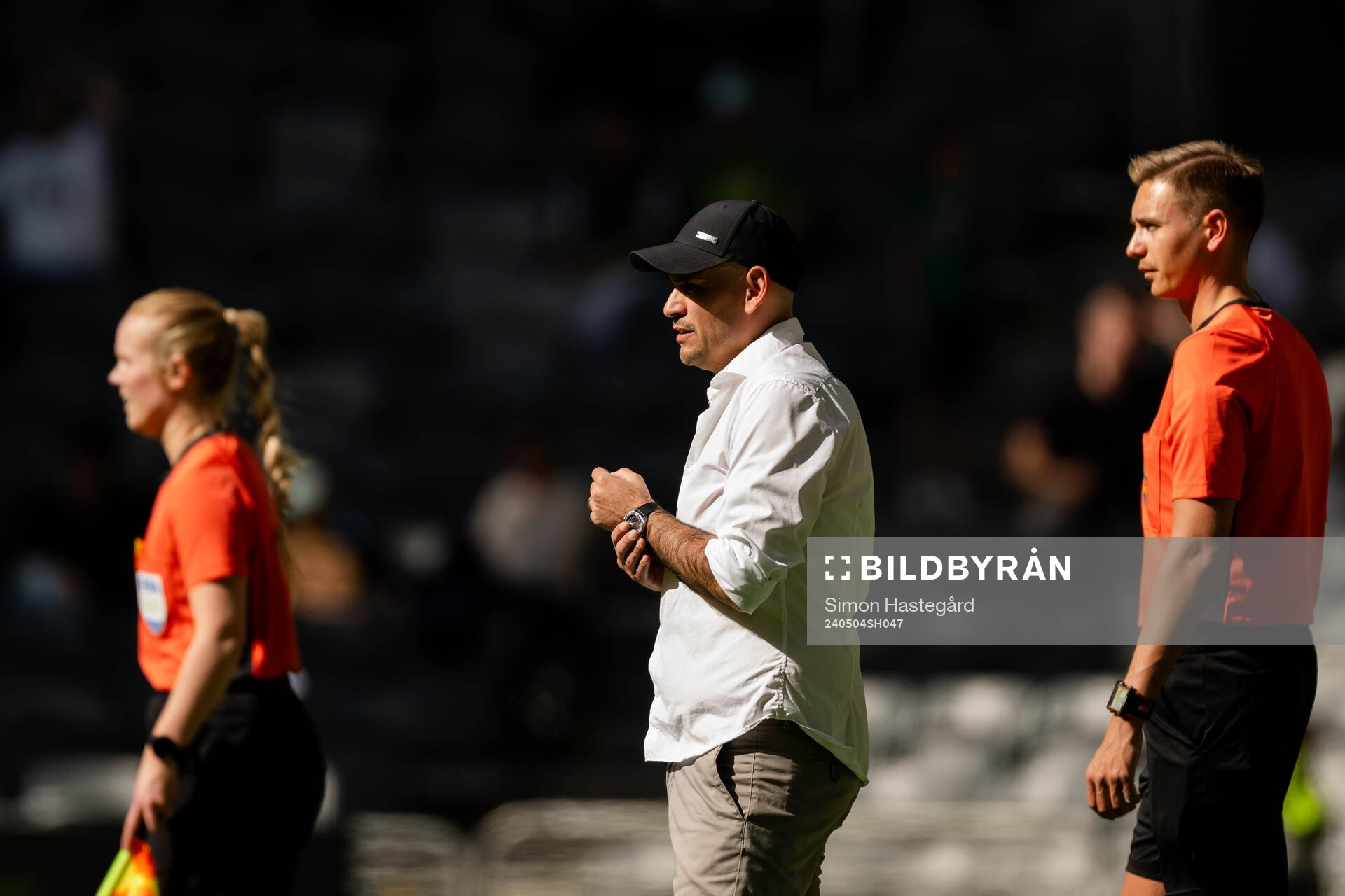 Djurgårdens tränare Marcelo Fernandez under fotbollsmatchen i Damallsvenskan mellan Hammarby och Djurgården den 4 maj 2024 i Stockholm. 