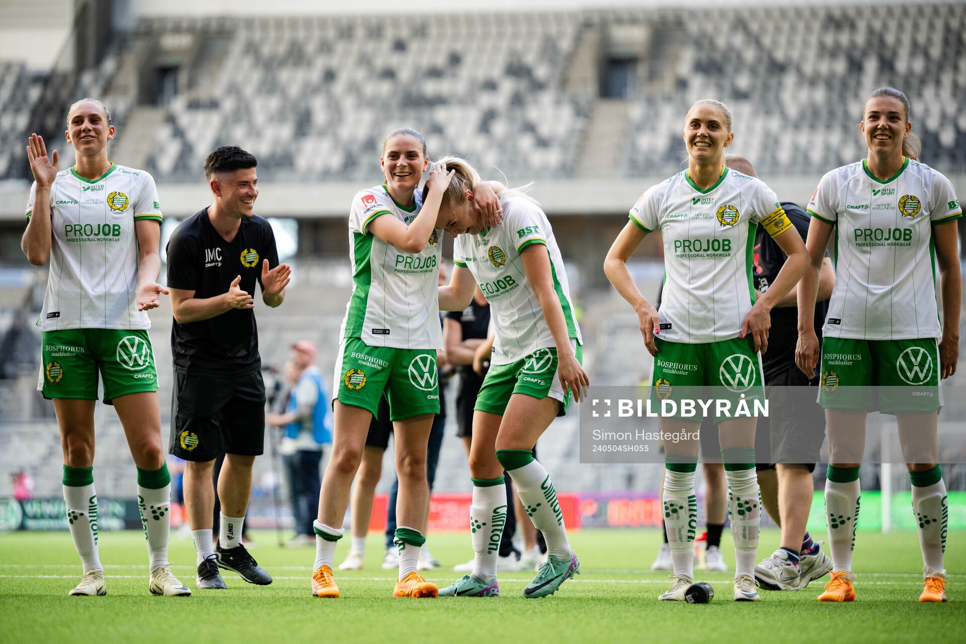 Hammarbys Anna Jøsendal jublar efter fotbollsmatchen i Damallsvenskan mellan Hammarby och Djurgården den 4 maj 2024 i Stockholm. 