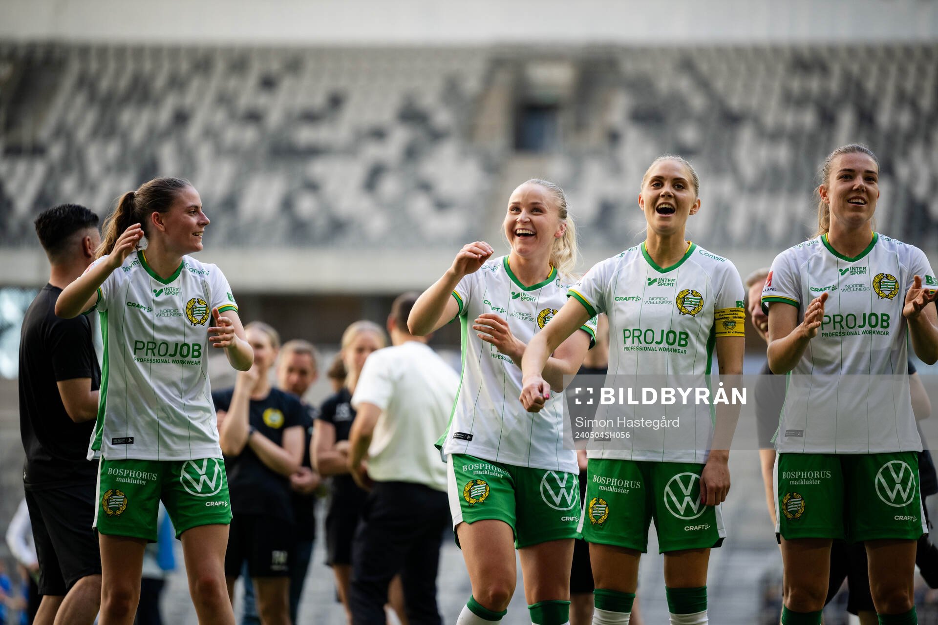 Hammarbys Anna Jøsendal jublar efter fotbollsmatchen i Damallsvenskan mellan Hammarby och Djurgården den 4 maj 2024 i Stockholm. 