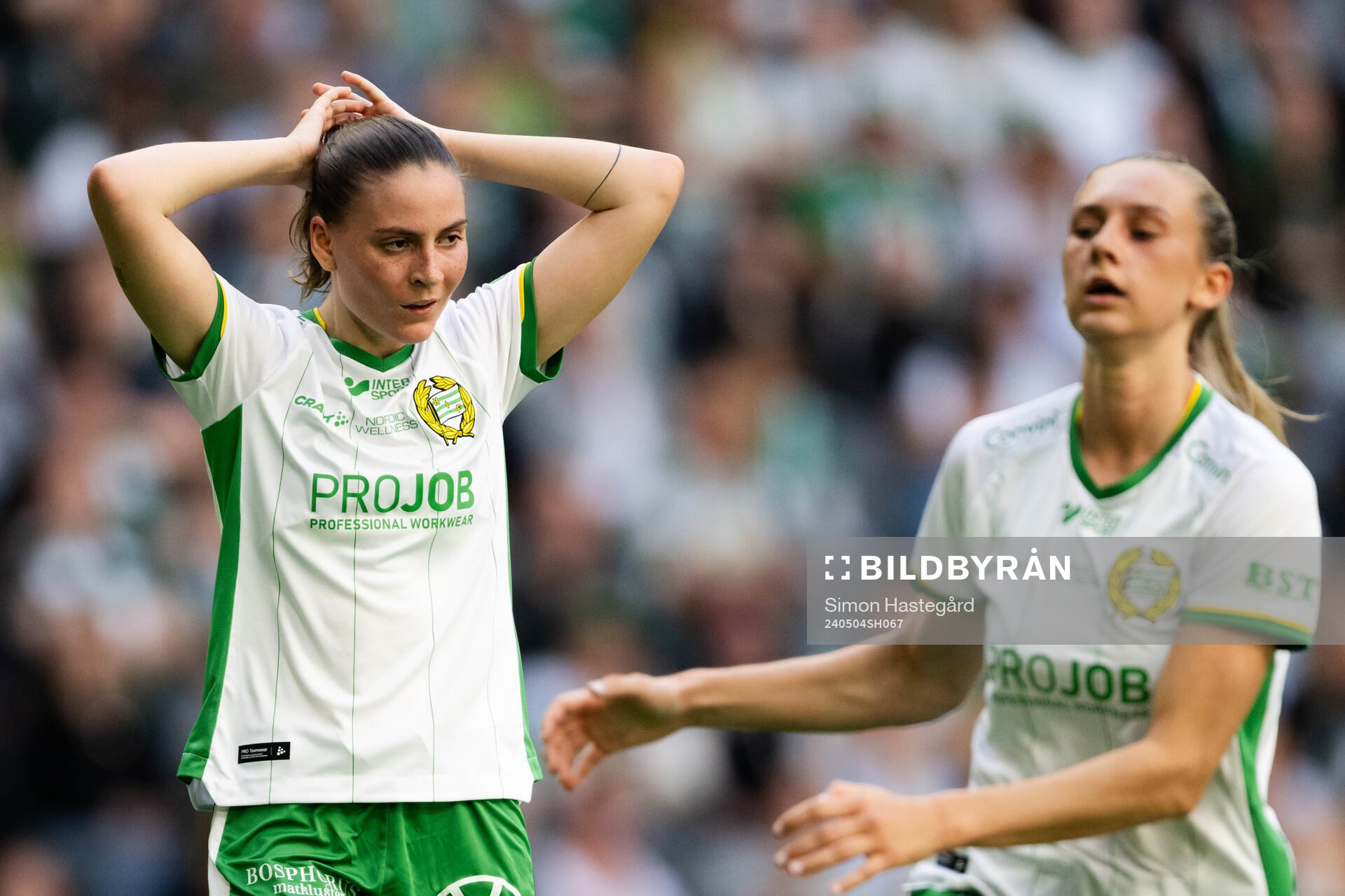 Hammarbys Smilla Vallotto och Ellen Wangerheim deppar