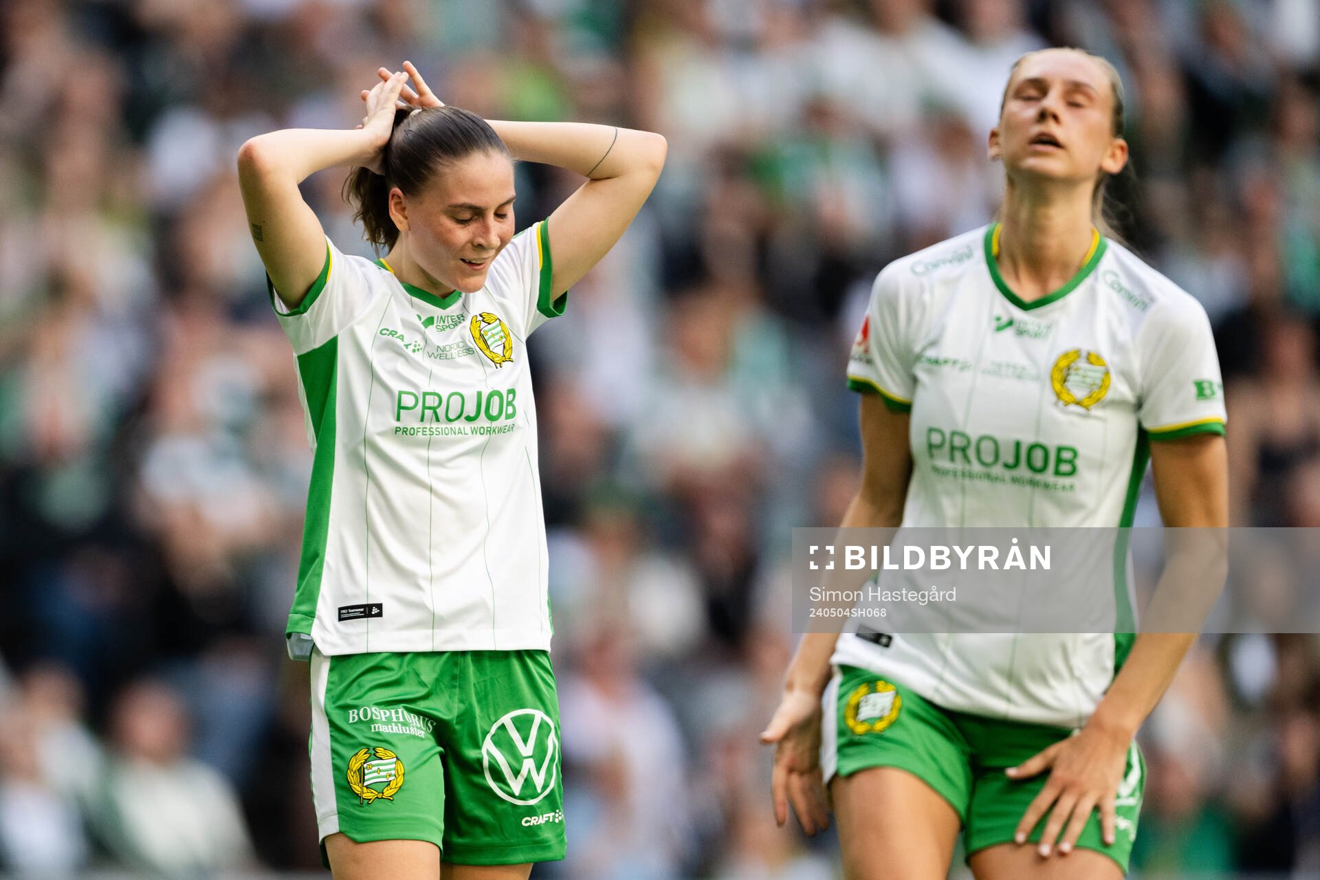 Hammarbys Smilla Vallotto och Ellen Wangerheim deppar