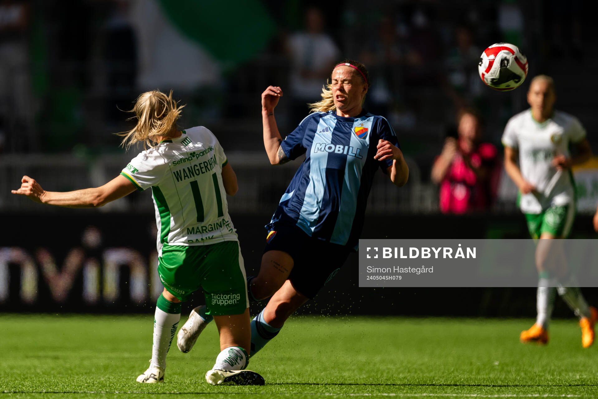 Hammarbys Ellen Wangerheim och Djurgårdens Therese Åsland
