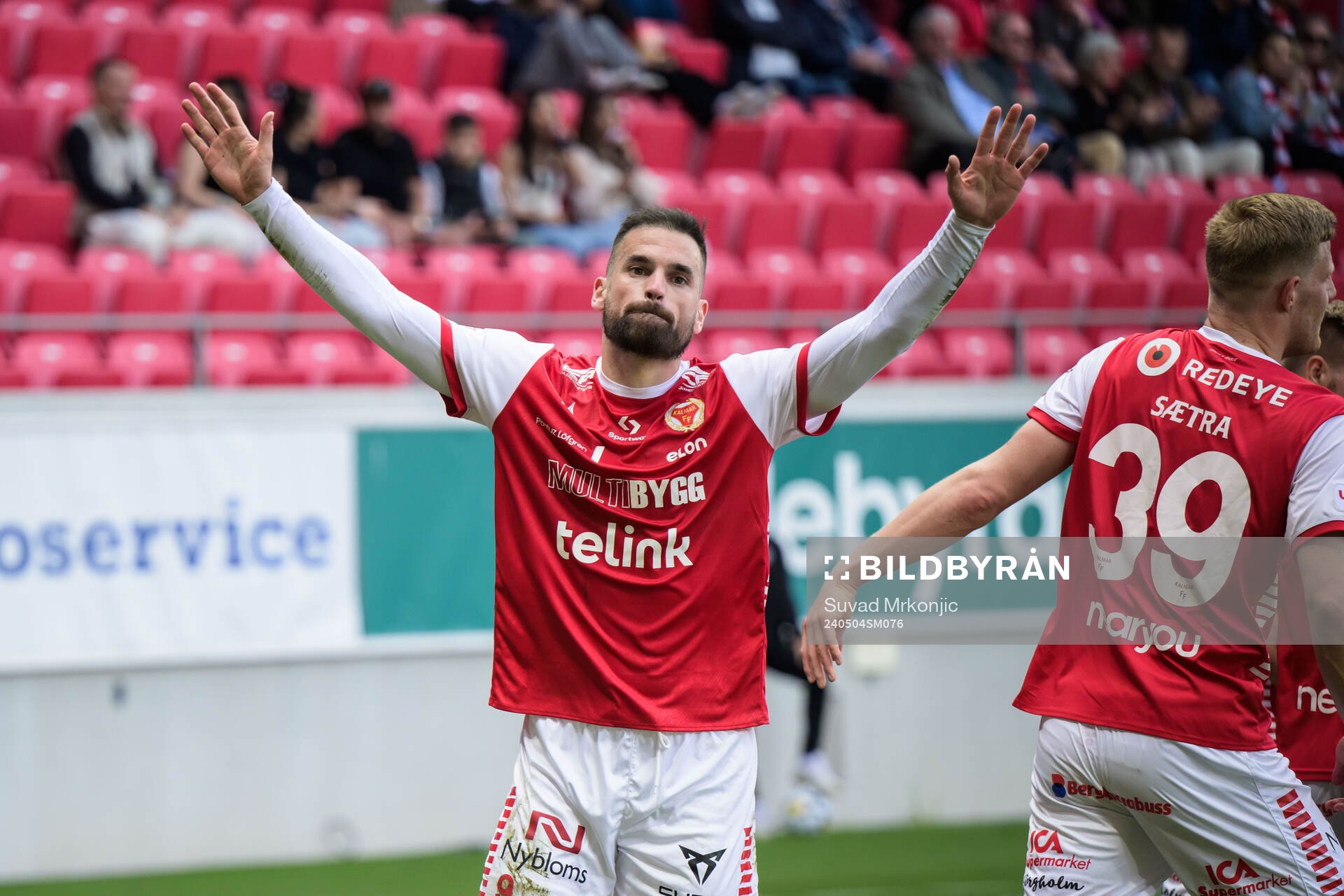 Kalmars Dino Islamovic jublar efter 4-2 under fotbollsmatchen i Allsvenskan mellan Kalmar och Halmstad den 4 maj 2024 i Kalmar. 