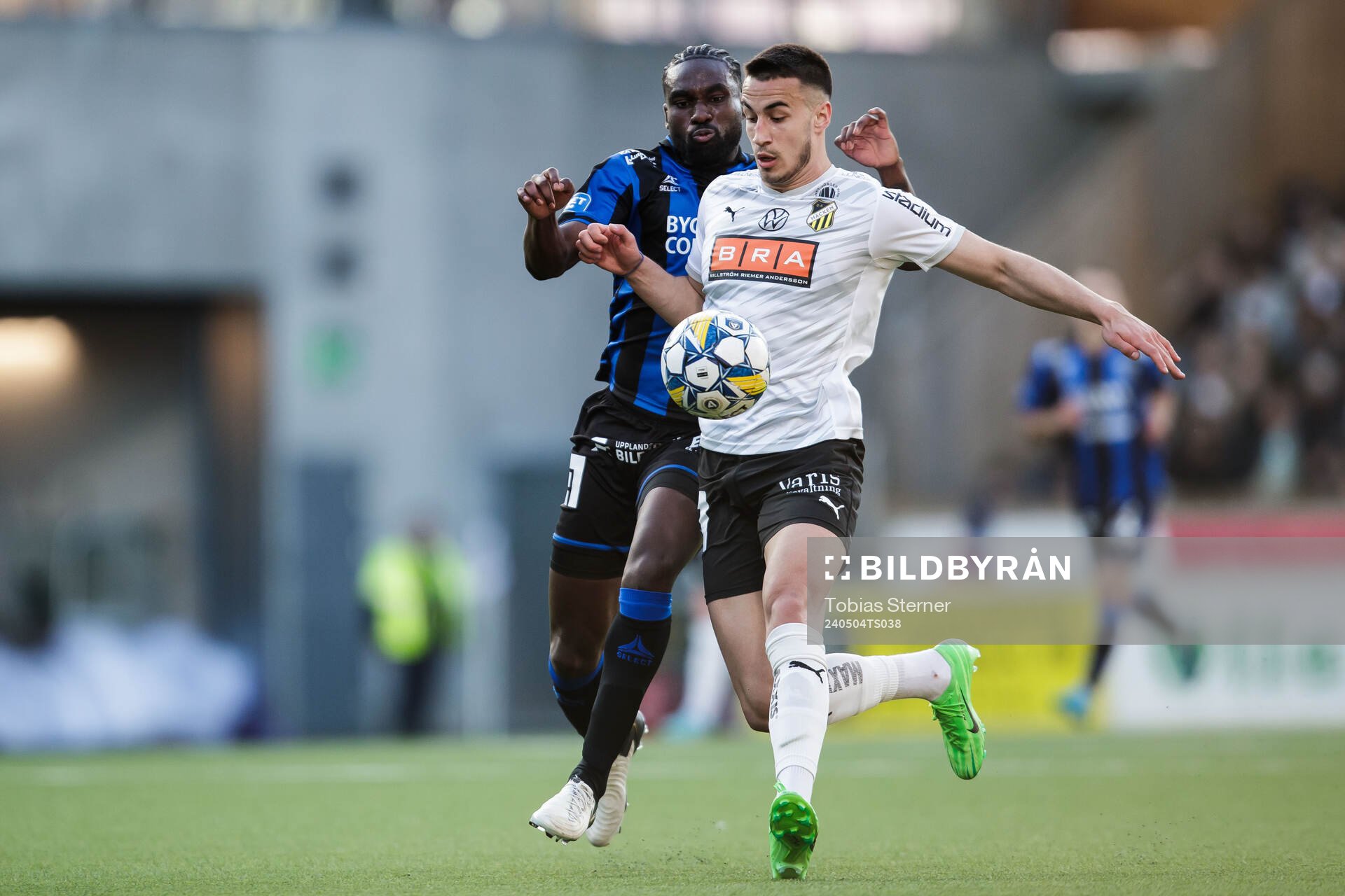 Sirius Patrick Nwadike och Häckens Srdjan Hrstic