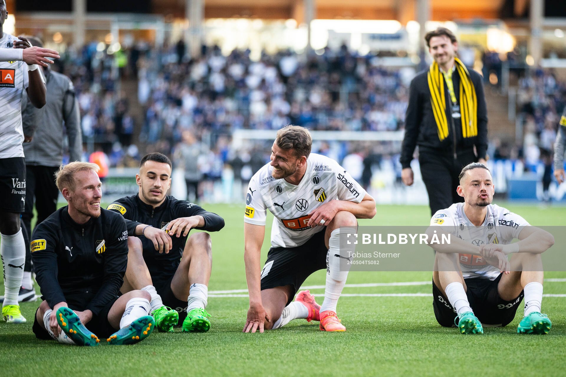Häckens spelare jublar