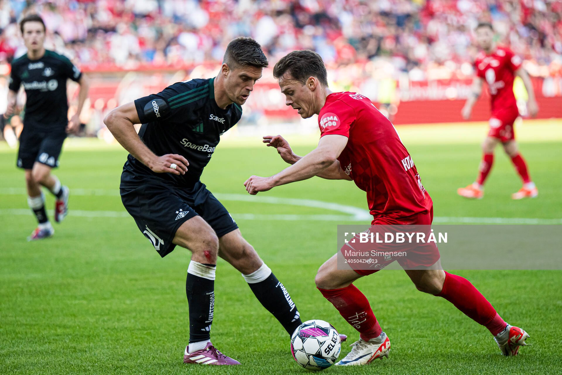 Markus Henriksen of Rosenborg and Felix Horn Myhre of Brann