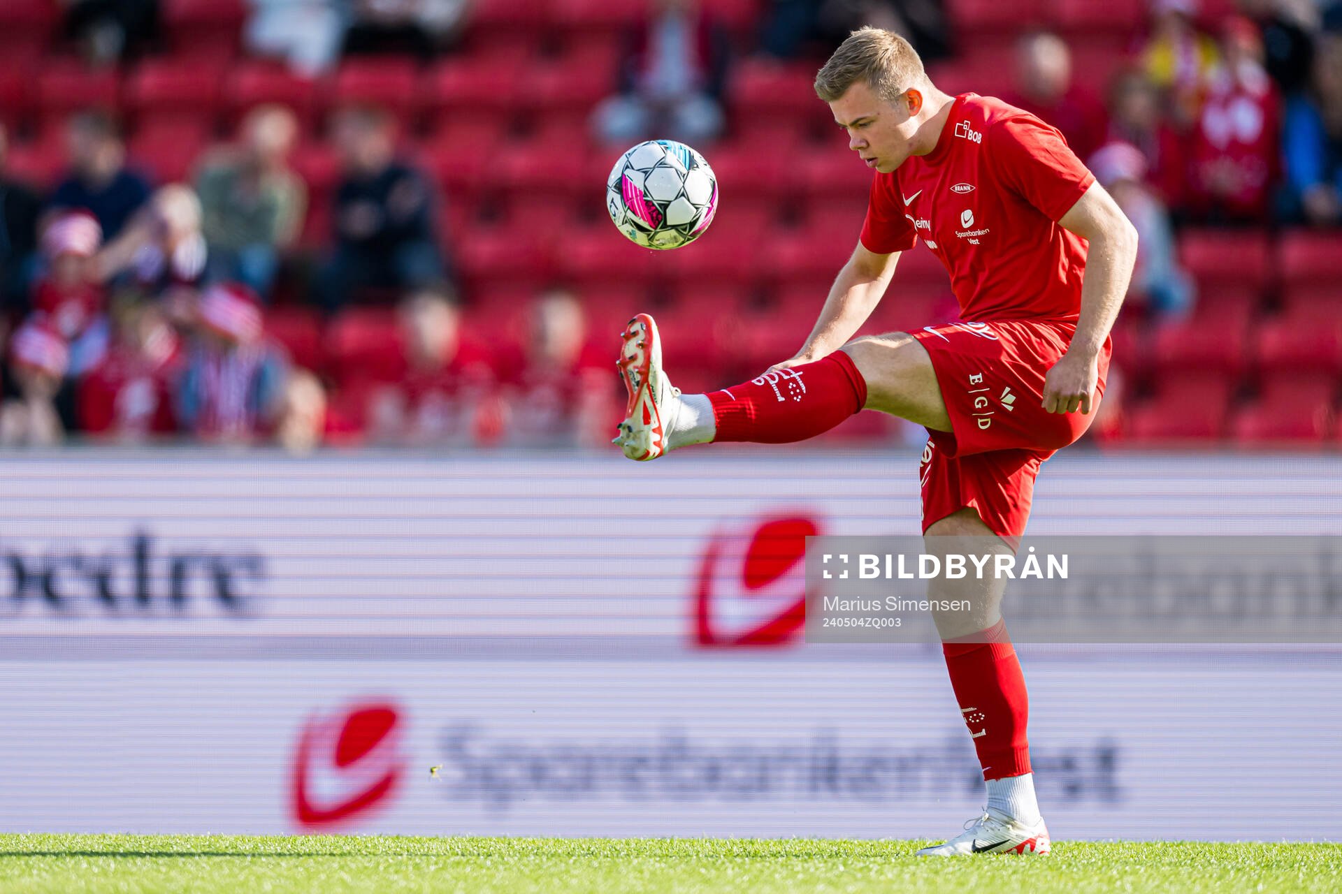 Aune Heggebø of Brann warms up