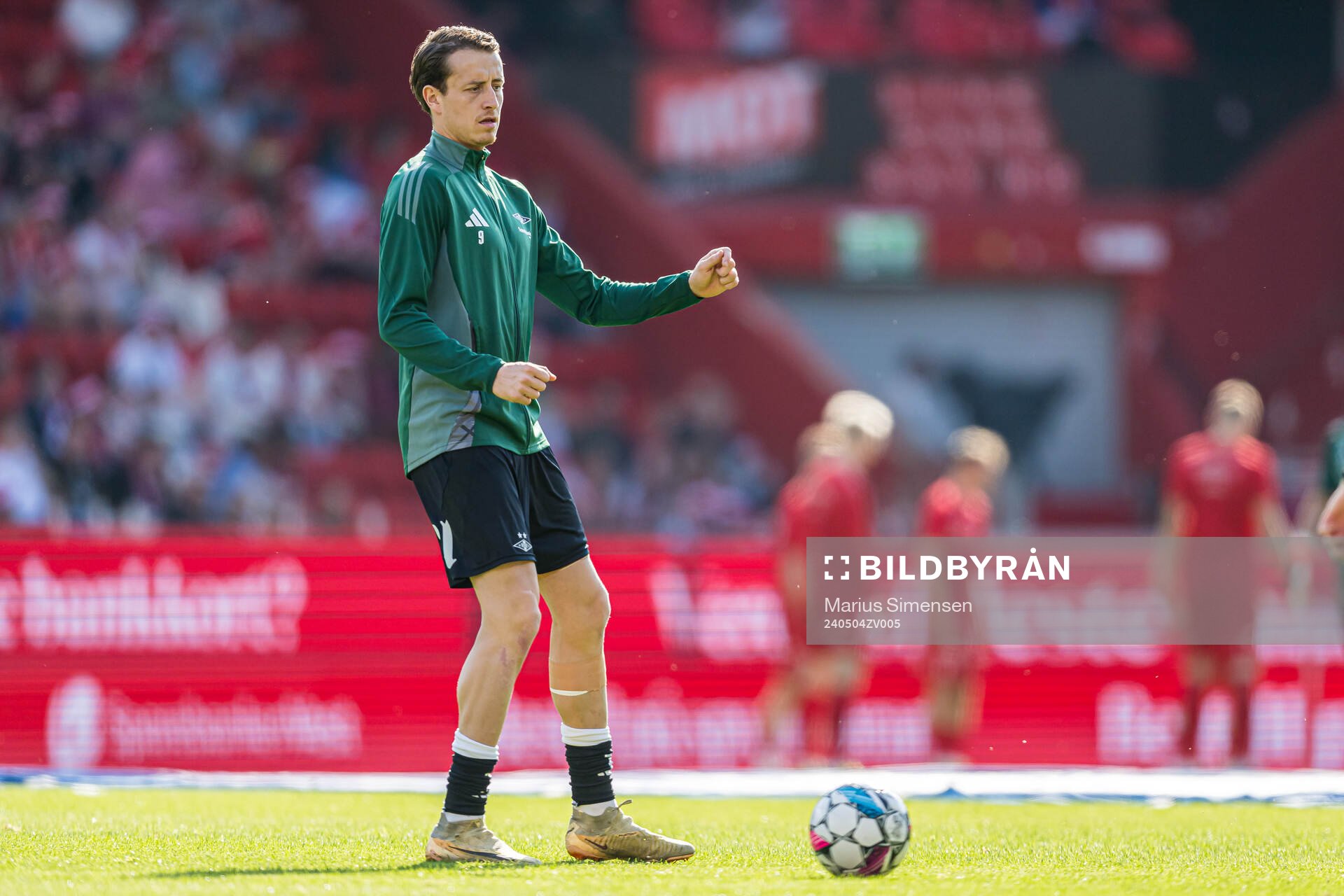 Ole Sæter of Rosenborg warms up ahead of the Eliteserien match between Brann and Rosenborg on May 4, 2024 in Bergen. 
