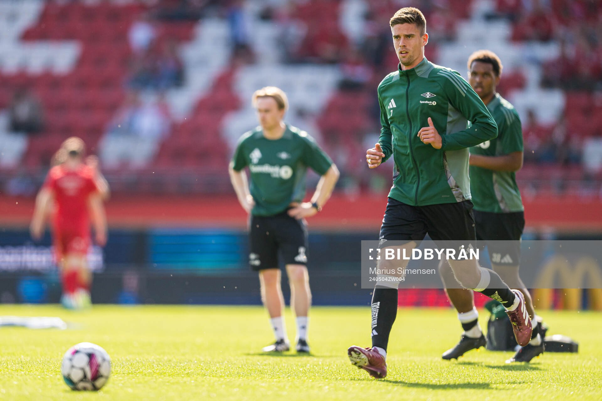 Markus Henriksen of Rosenborg warms up