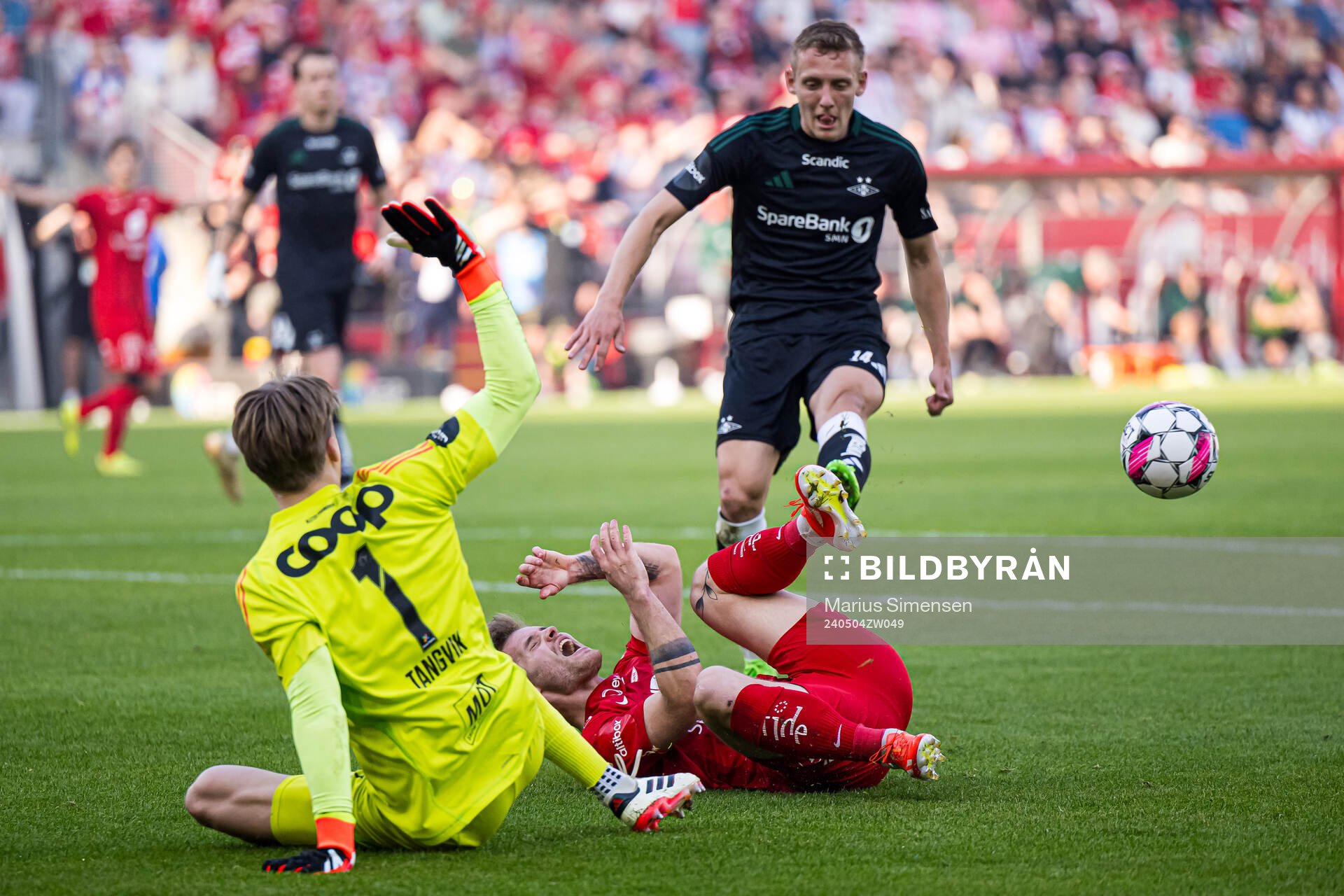 Sander Tangvik of Rosenborg and Ole Didrik Blomberg of Brann