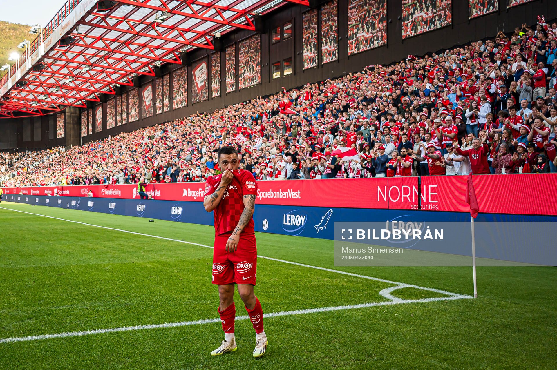 Niklas Castro of Brann celebrates
