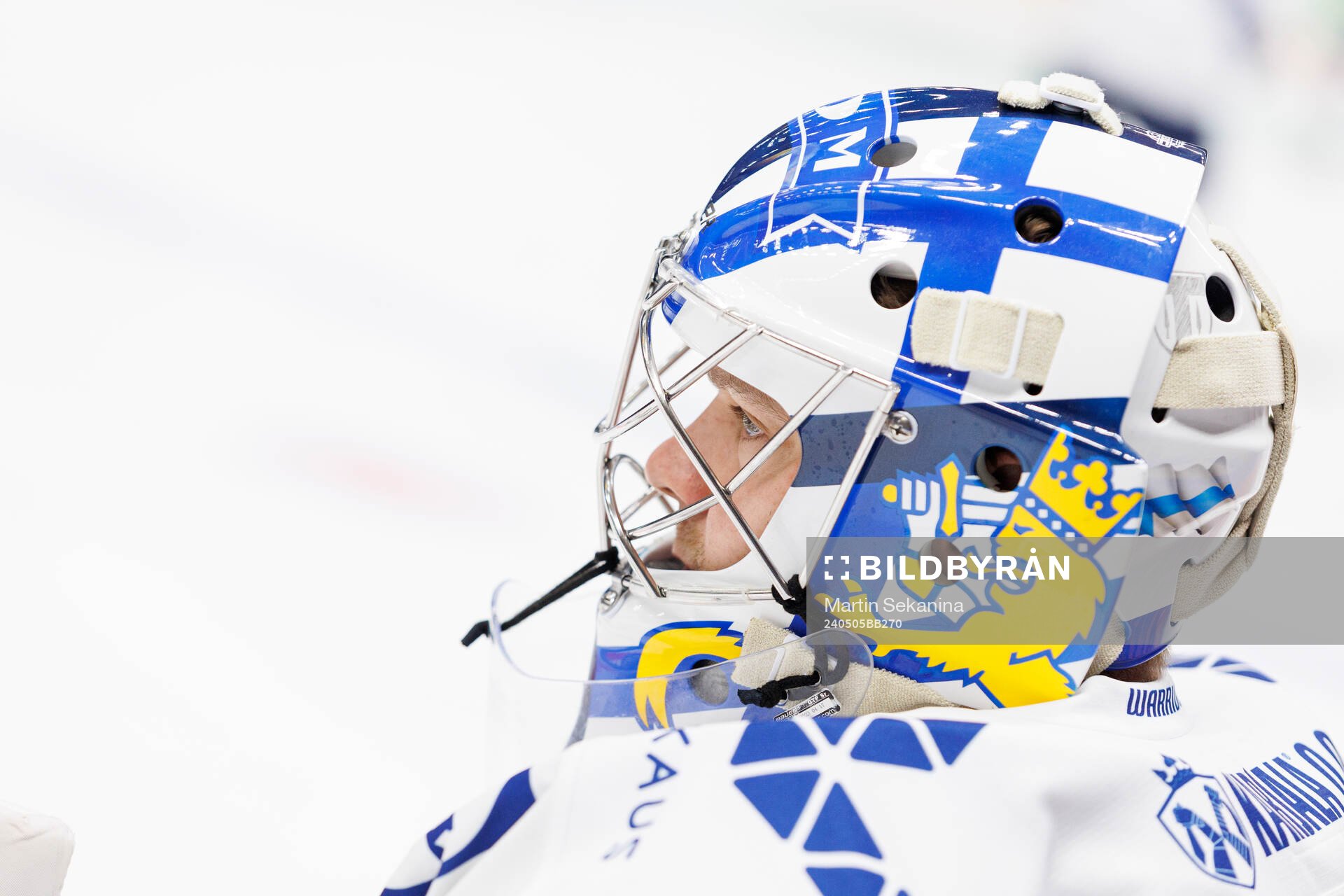 Goaltender Harri Säteri of Finland