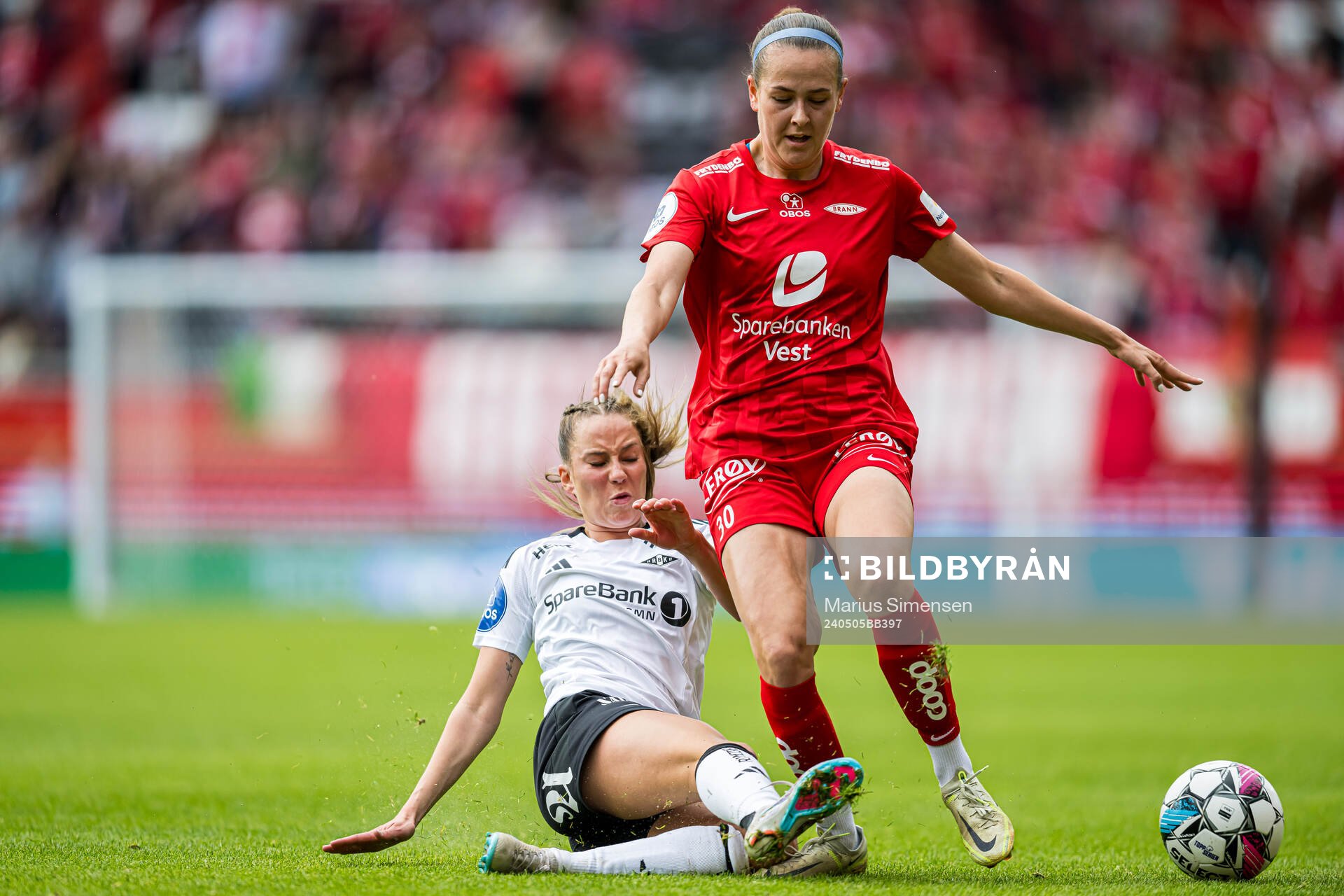 Ine Strømstad Berre of Rosenborg and Joanna Maria Tynnilä