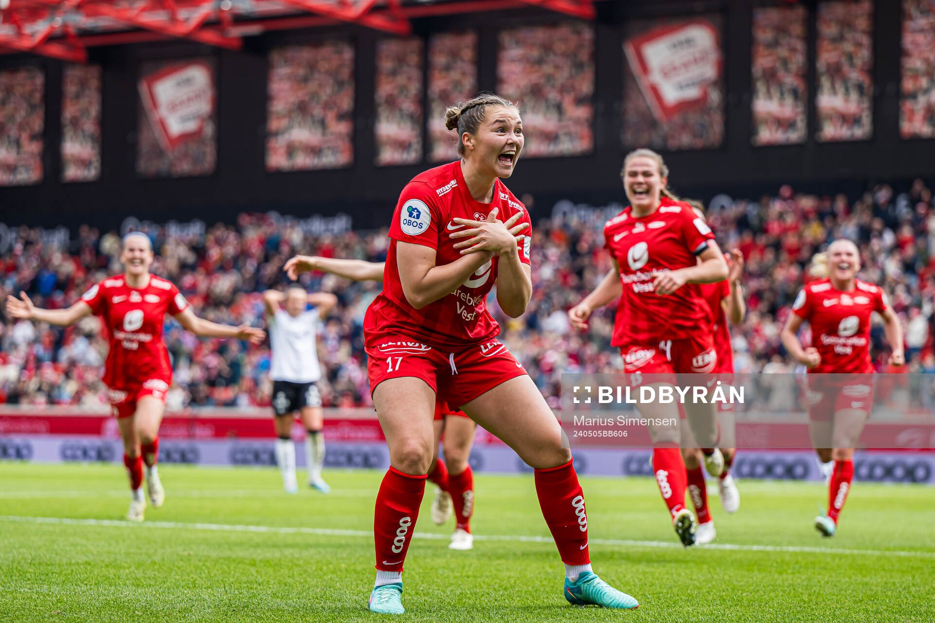 Anna Aahjem of Brann celebrates