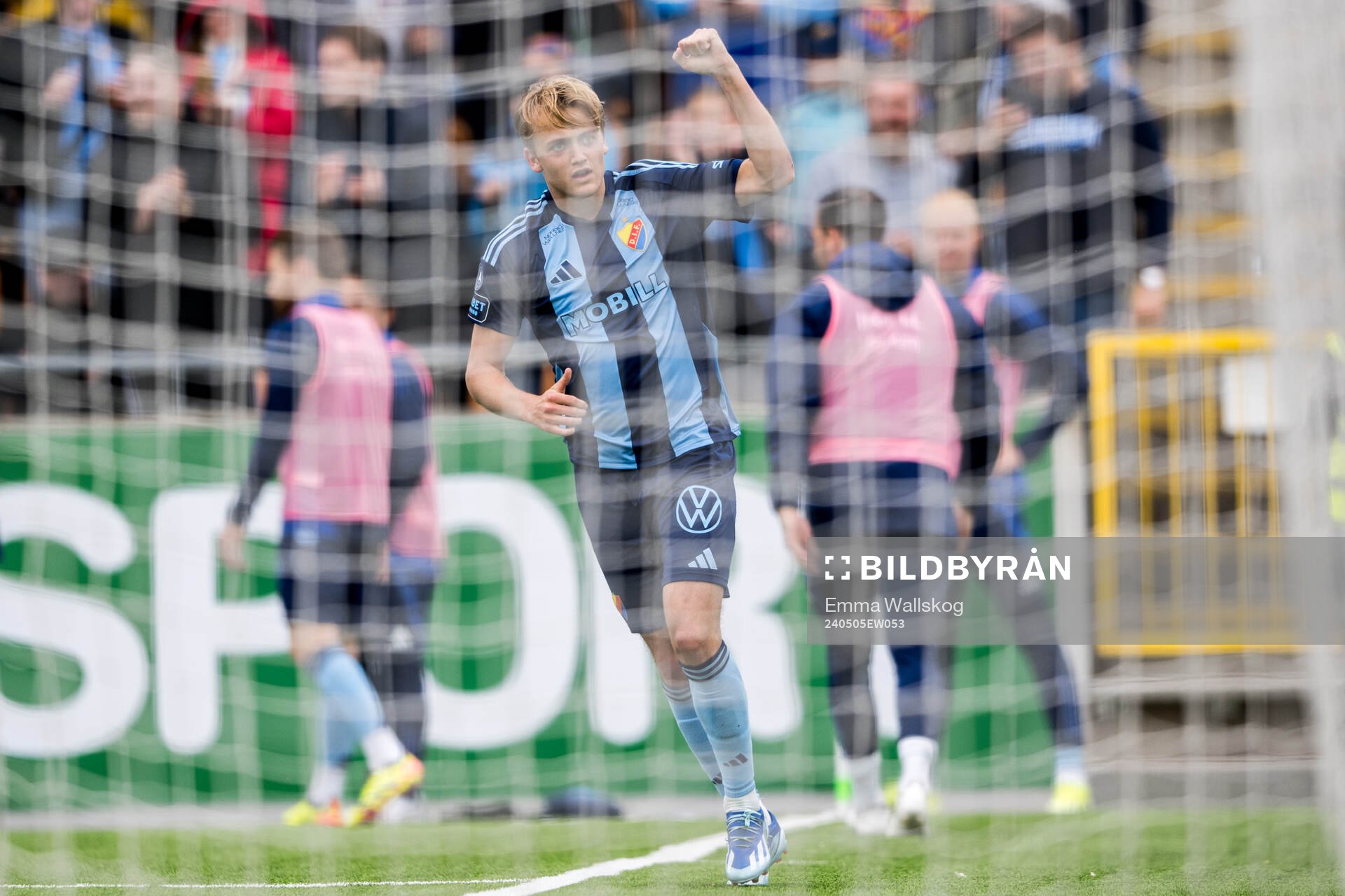 Djurgårdens Oskar Fallenius jublar