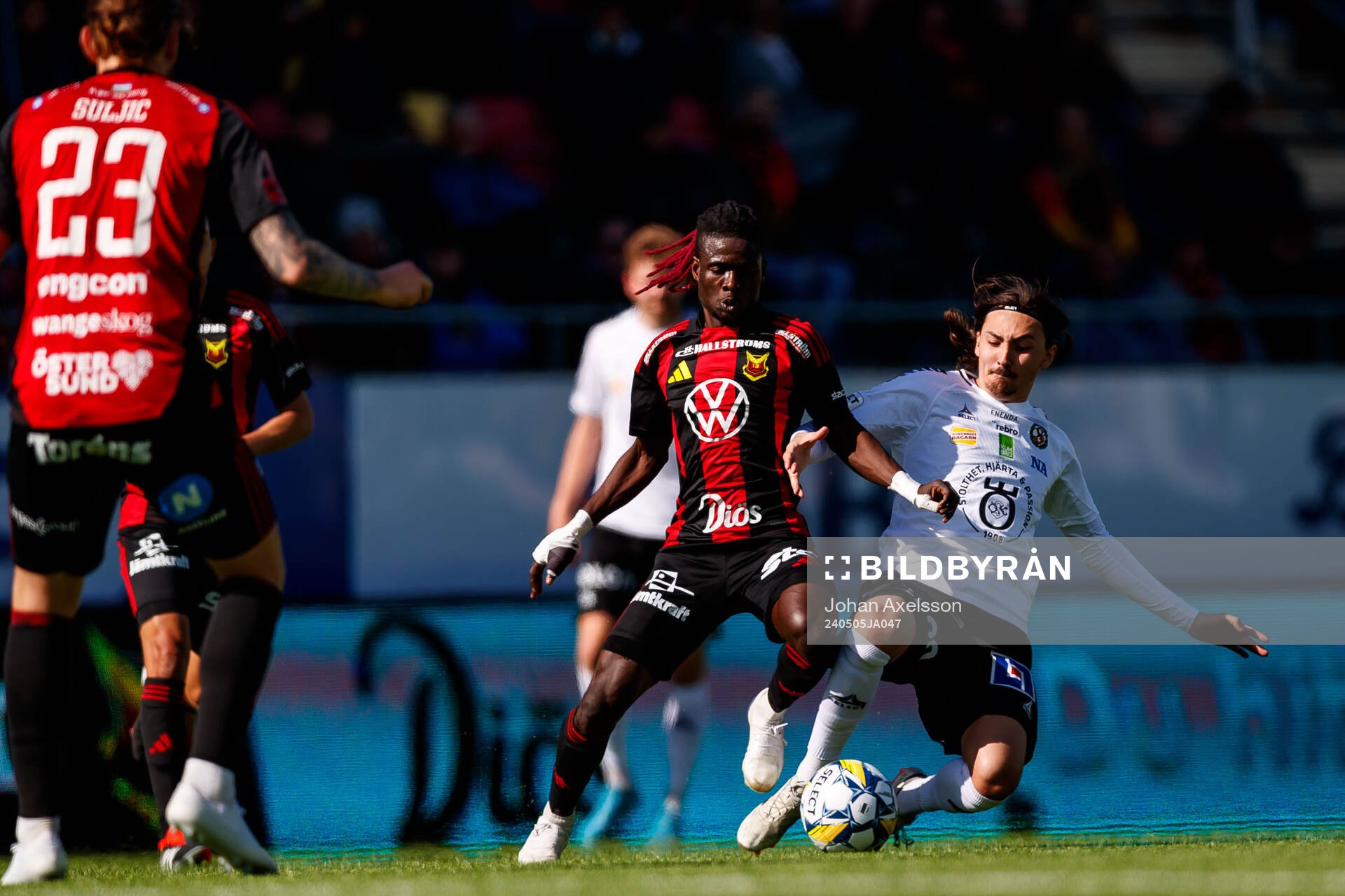 Östersunds Assiedou Yannick Armel Adjoumani och Örebros
