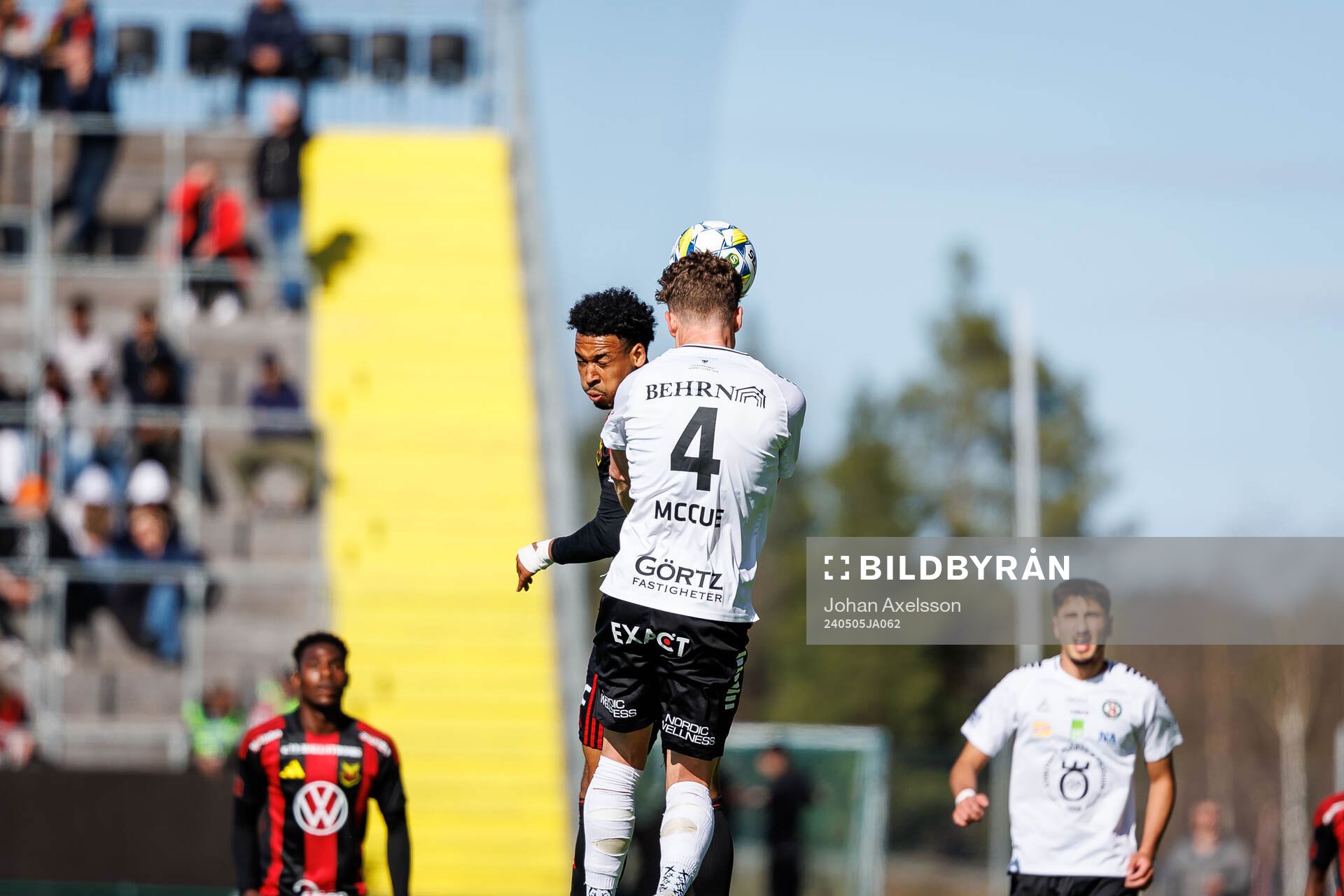 Östersunds Arquimides Ordonez och Örebros Erik Mc Cue