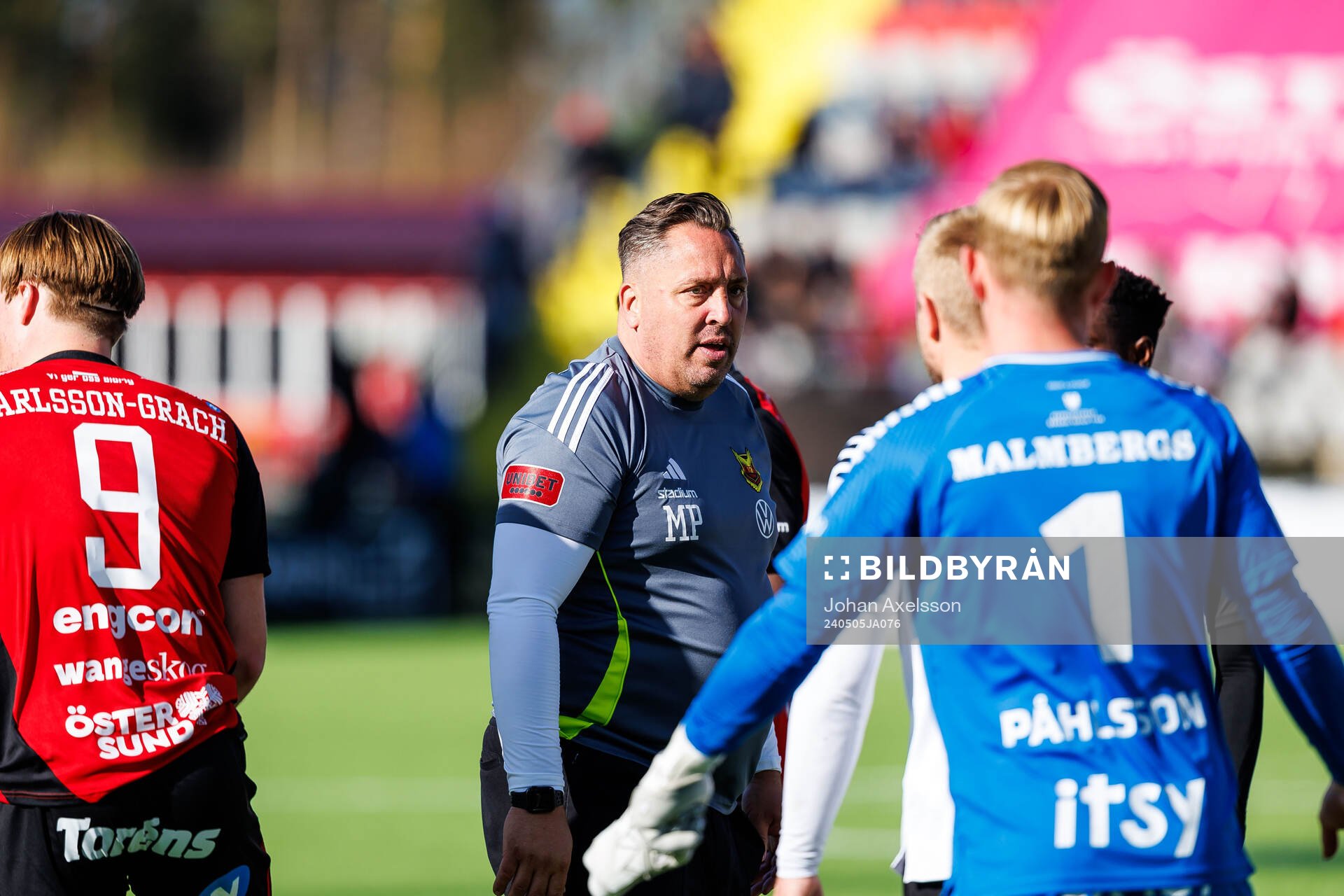 Östersunds huvudtränare Magnus Powell deppar