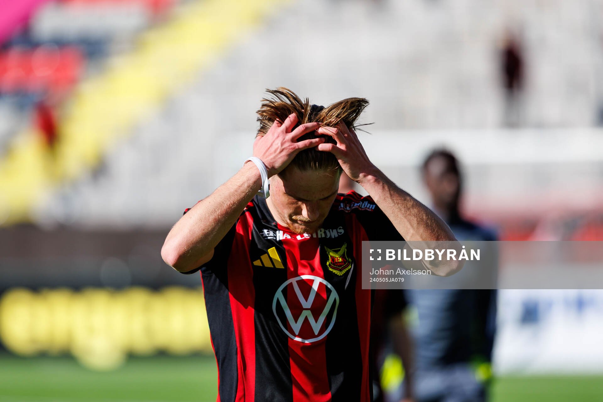 Östersunds Sebastian Karlsson Grach deppar