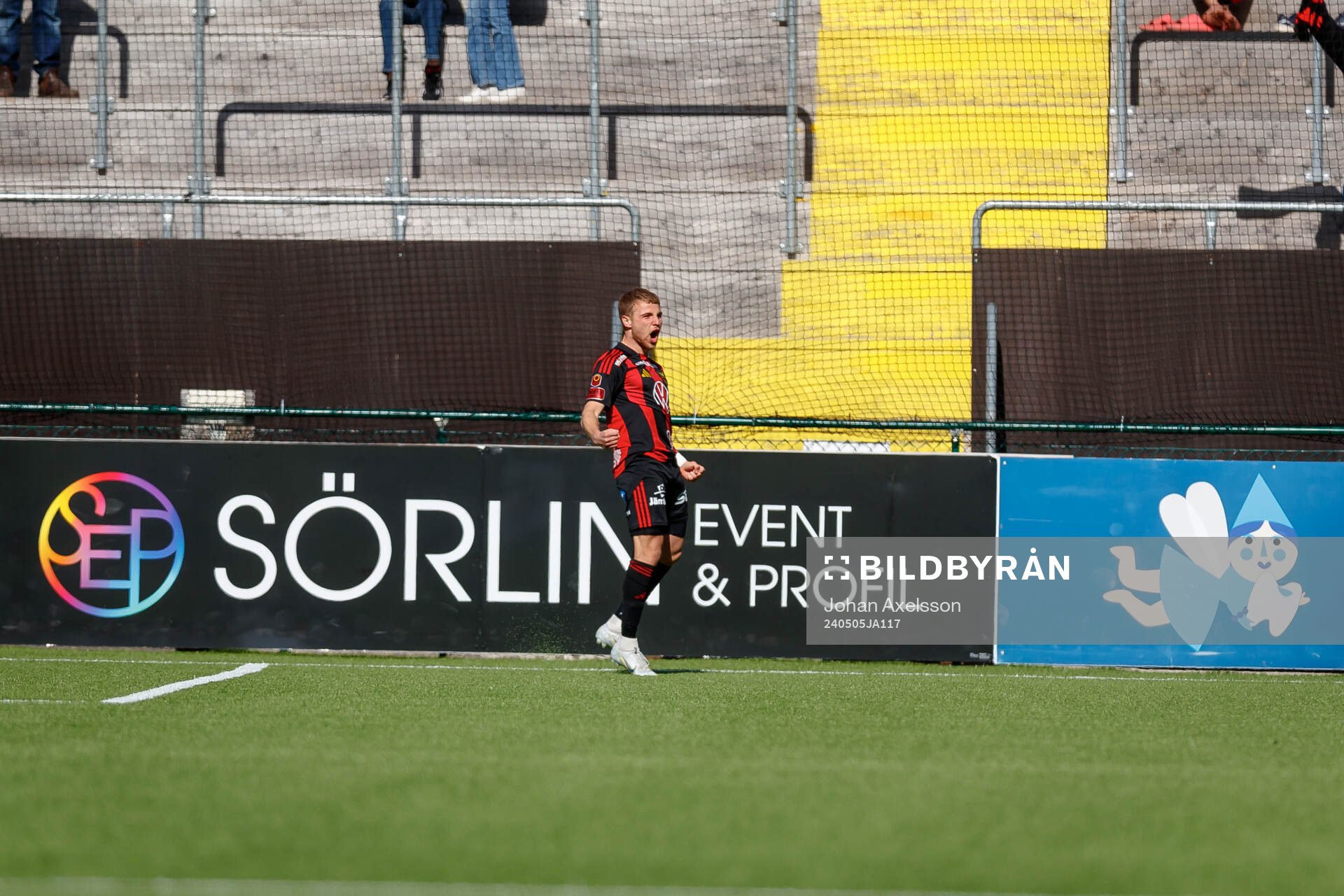 Östersunds Mykola Musolitin jublar