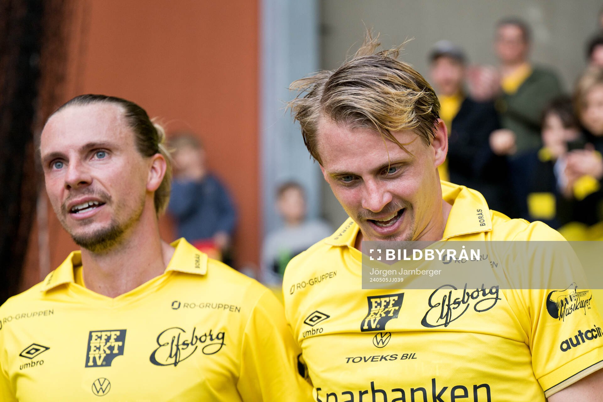 Elfsborgs Niklas Hult och Simon Hedlund jublar