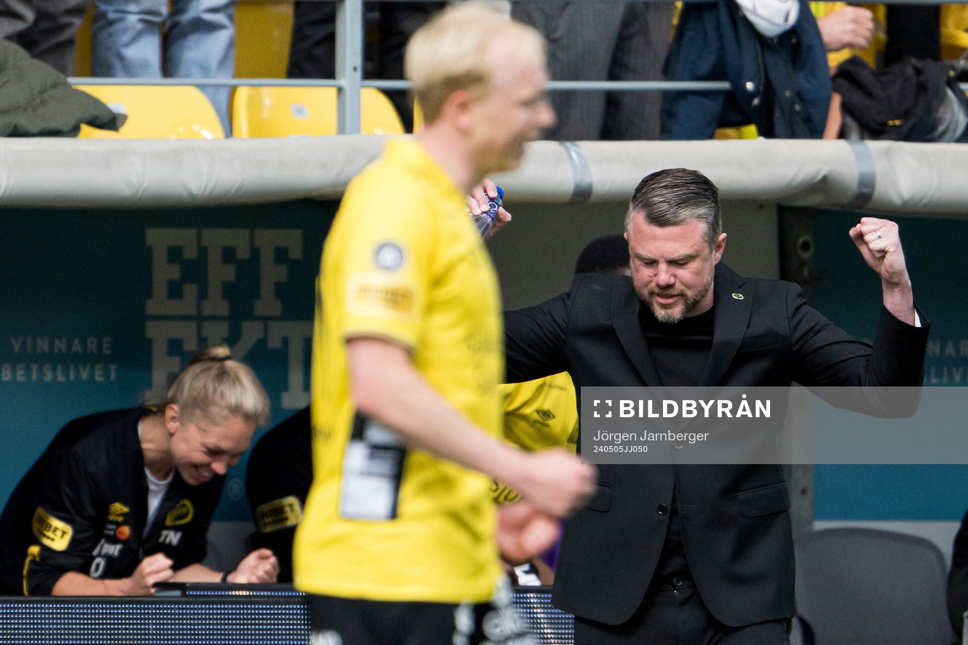 Elfsborgs manager Jimmy Thelin jublar