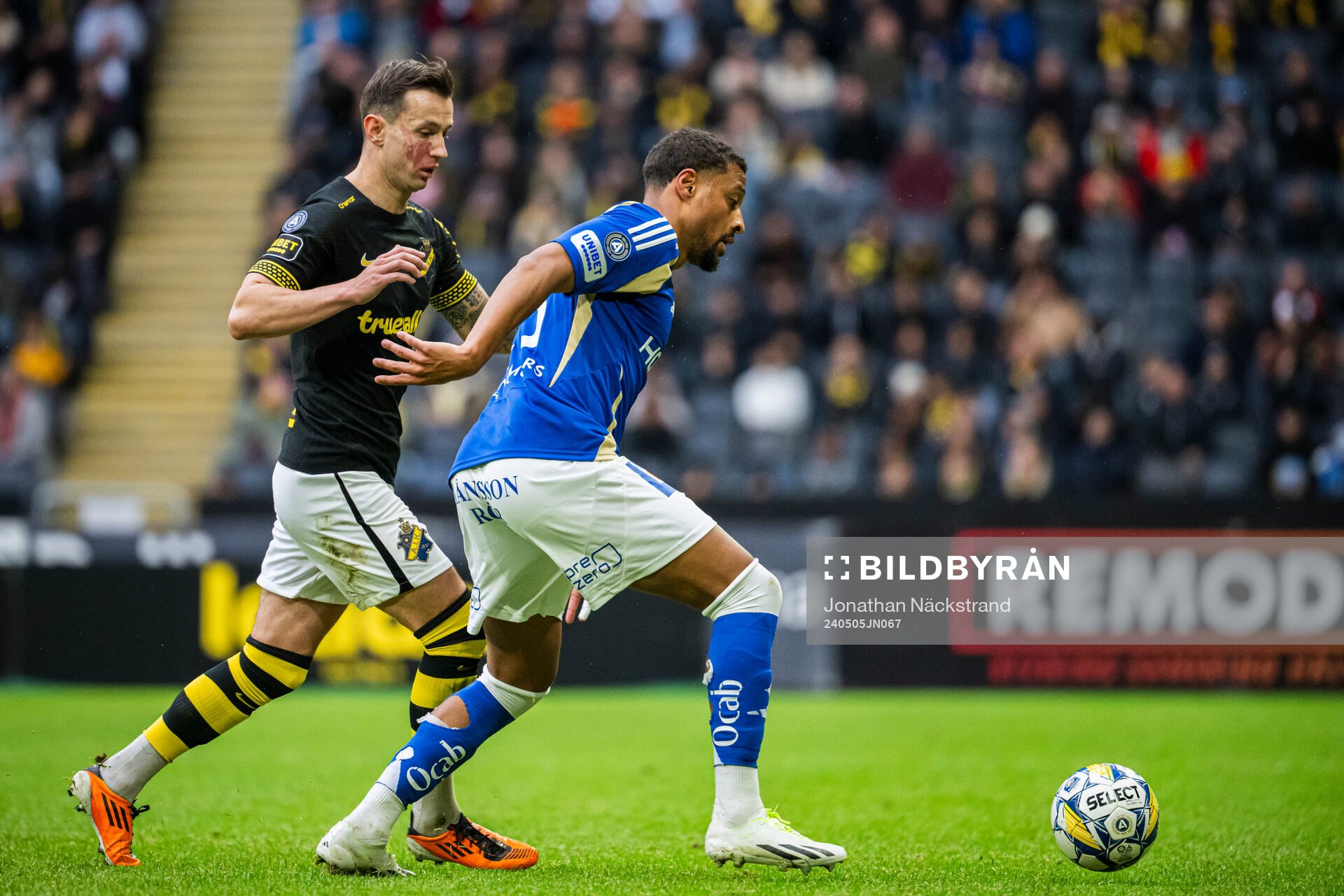 AIKs Bersant Celina och IFK Norrköpings Joseph Ceesay