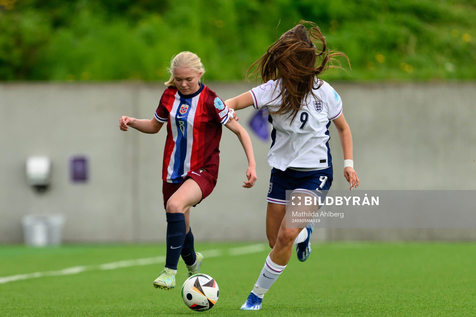 Linnea Holmesveen Moen of Norway and Isabella Fisher of England during the UEFA Under-17 match between England and Norway on May 5, 2024 in Lund.
