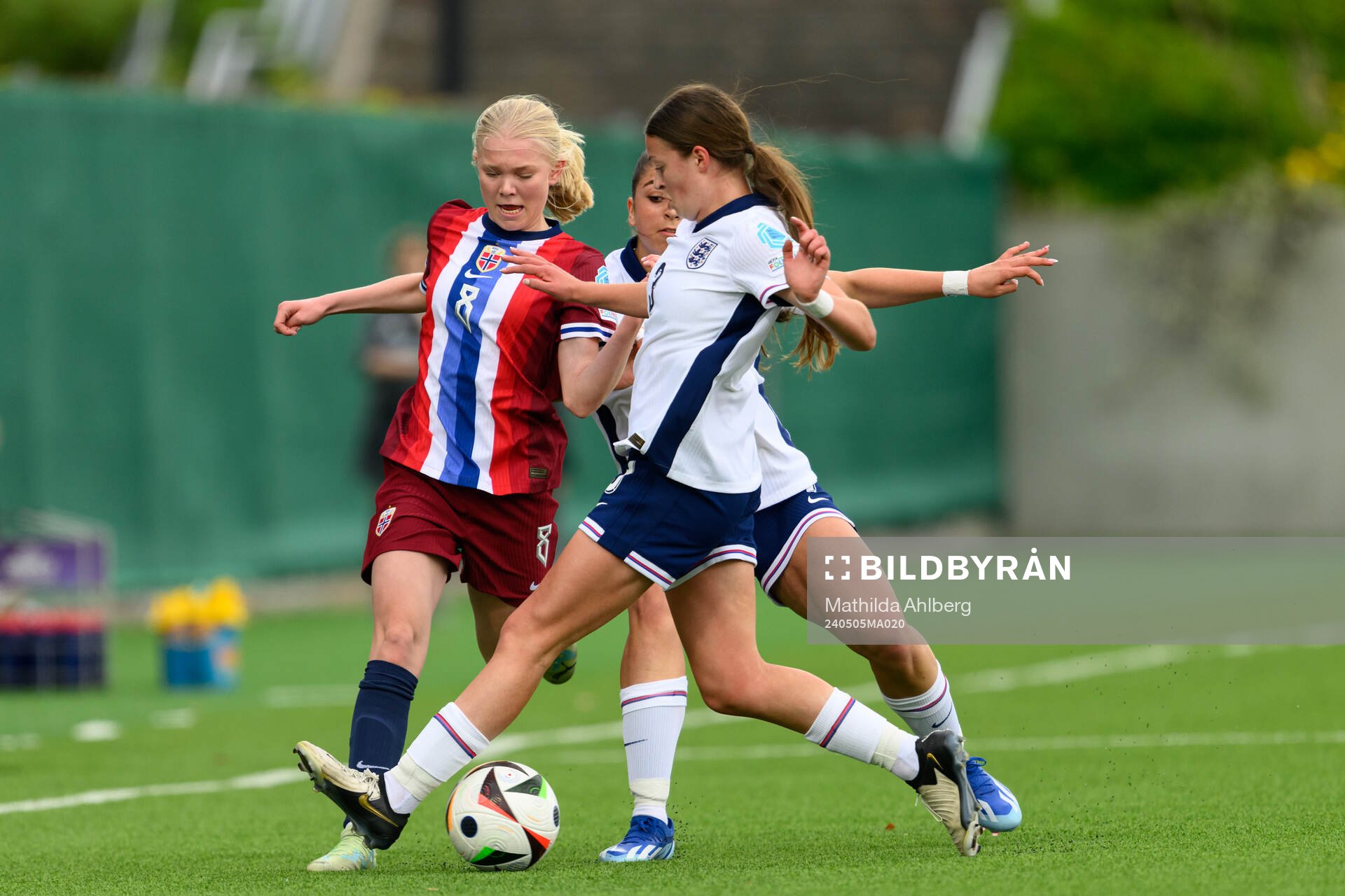 Linnea Holmesveen Moen of Norway against Omotara Junaid and