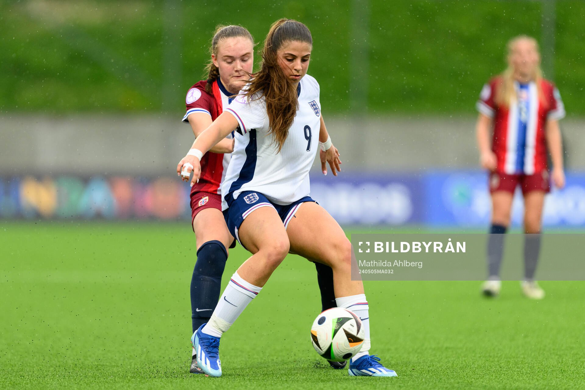 Tuva Olaussen Sagen of Norway and Isabella Fisher of England