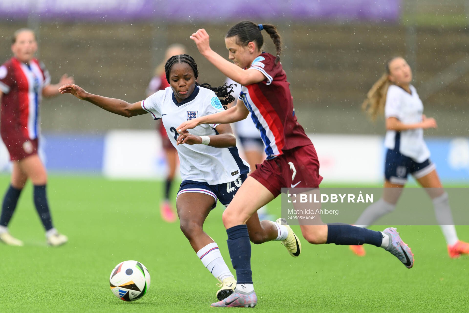 Jane Oboavwoduo of England and Nora Mjøs of Norway during the UEFA Under-17 match between England and Norway on May 5, 2024 in Lund.