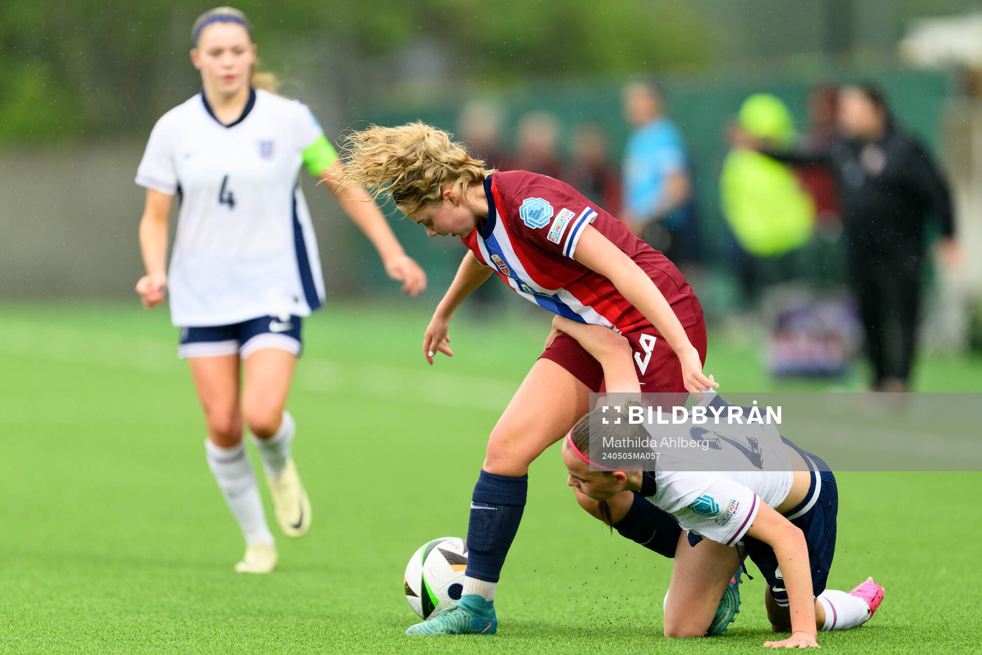 Christina Louise Herseth of Norway and Nelly Las of England