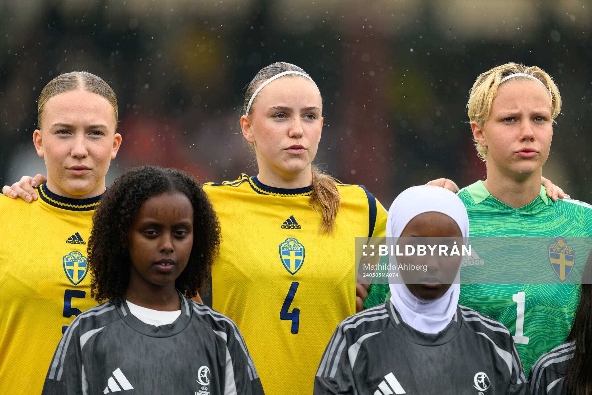 Thindra Mattsson , Fabienne Bartholdson and goalkeeper Saga