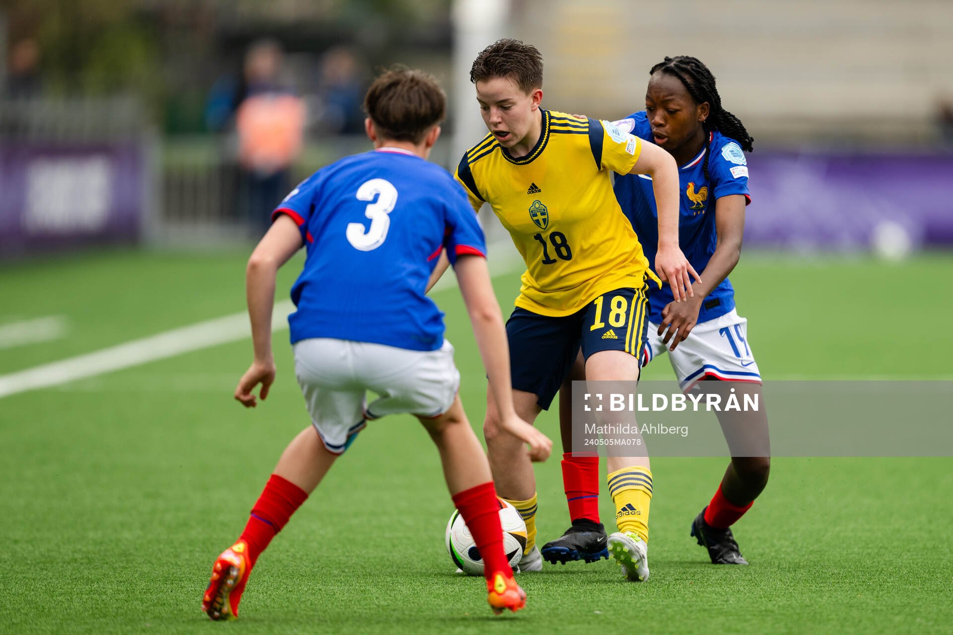 Isabelle Goldmann of Sweden and Djenna Léna Tene of France