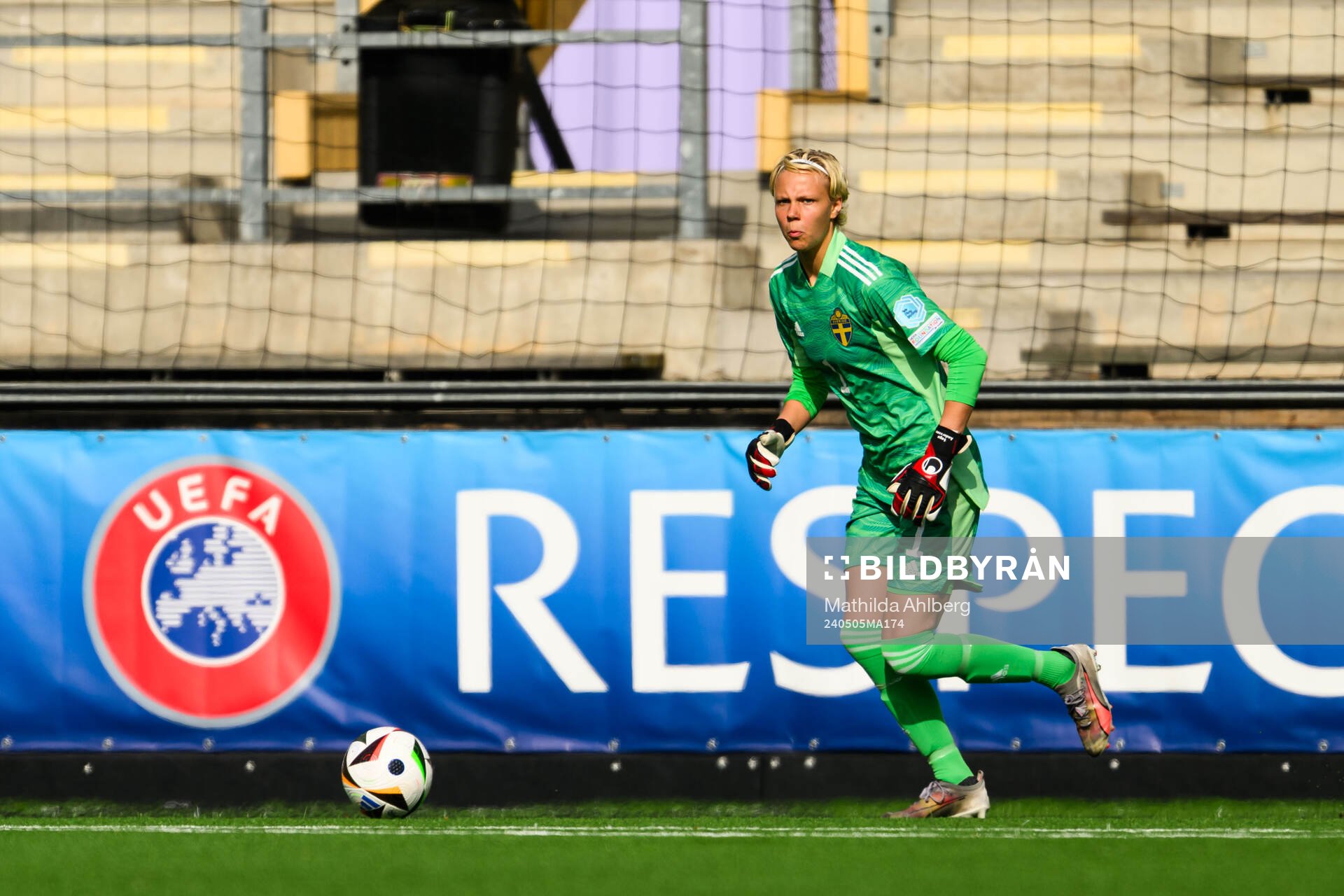 Goalkeeper Saga Andersson of Sweden