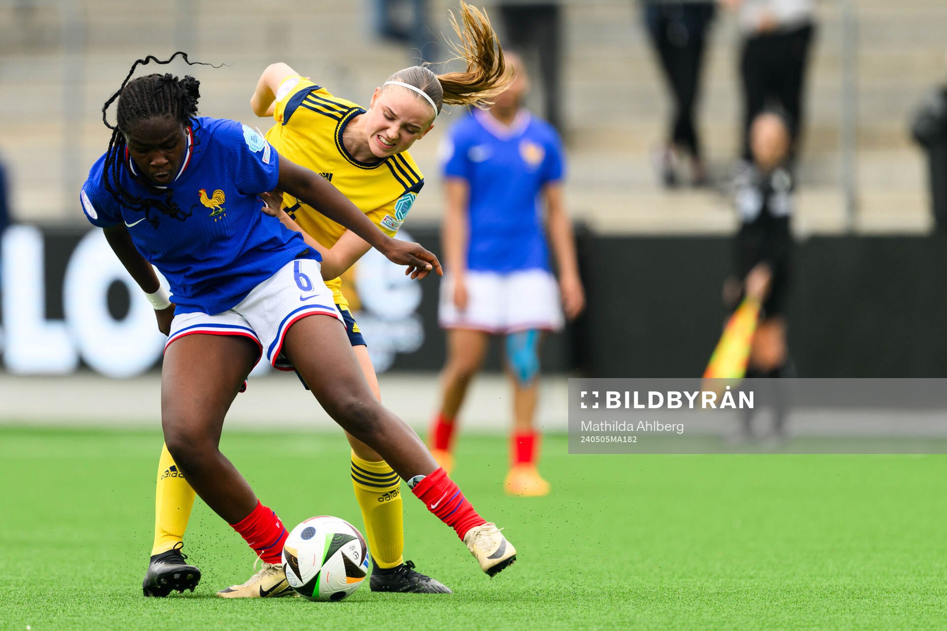 Anais Ebayilin of France and Fabienne Bartholdson of Sweden