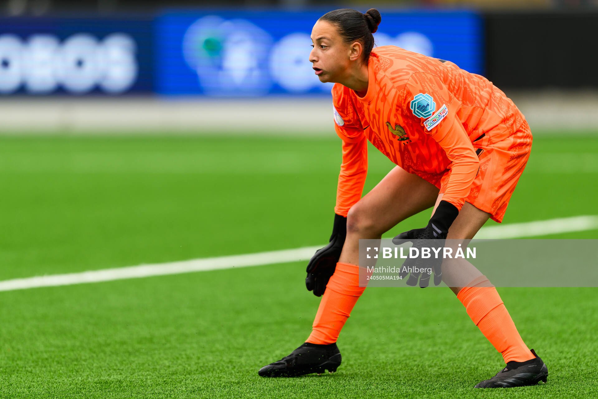 Goalkeeper Ceylin Yilmaz of France