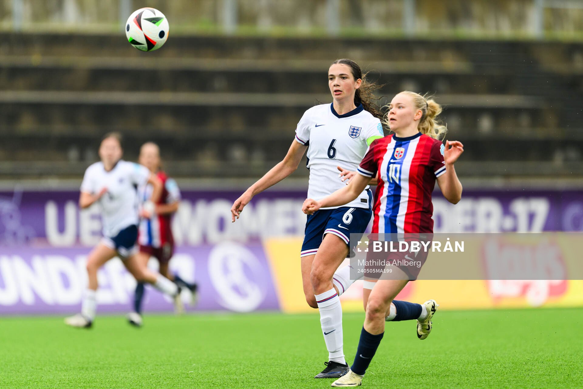 Cecily Wellesley-Smith of England and Tuva Olaussen Sagen