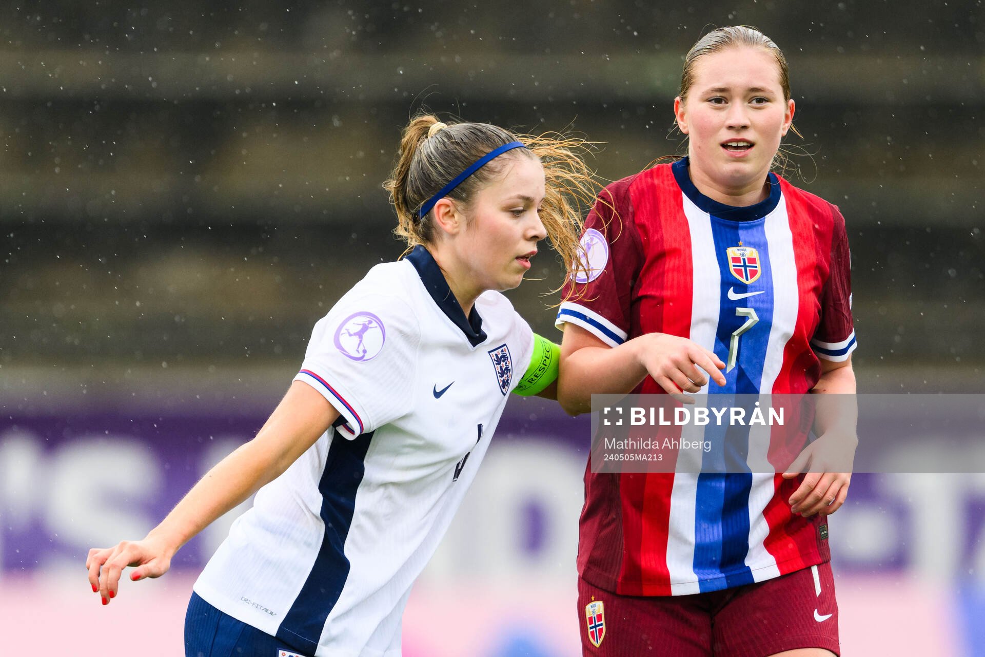 Laila Harbert of England and Malin Dalsgård of Norway during the UEFA Under-17 match between England and Norway on May 5, 2024 in Lund.
