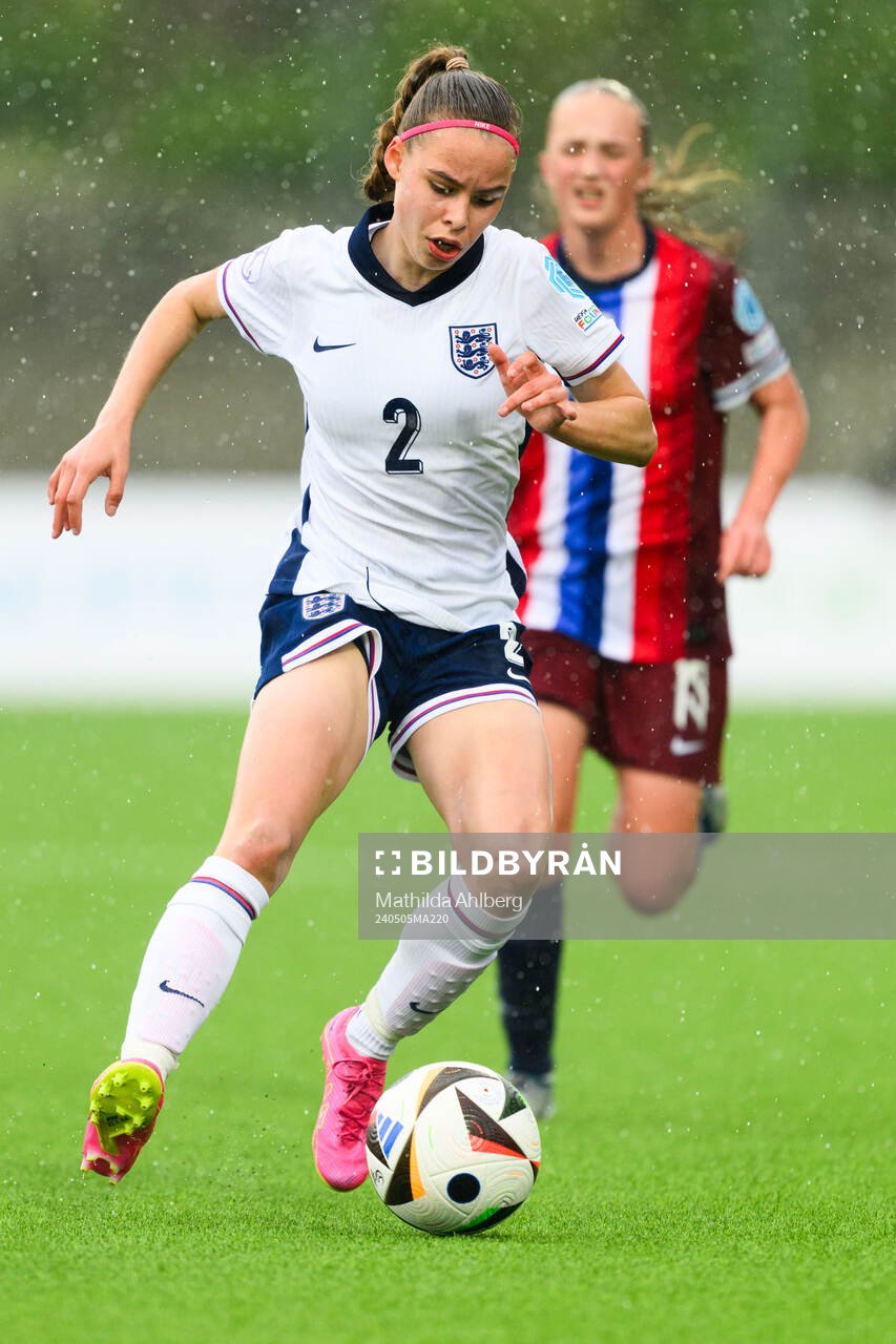 Nelly Las of England