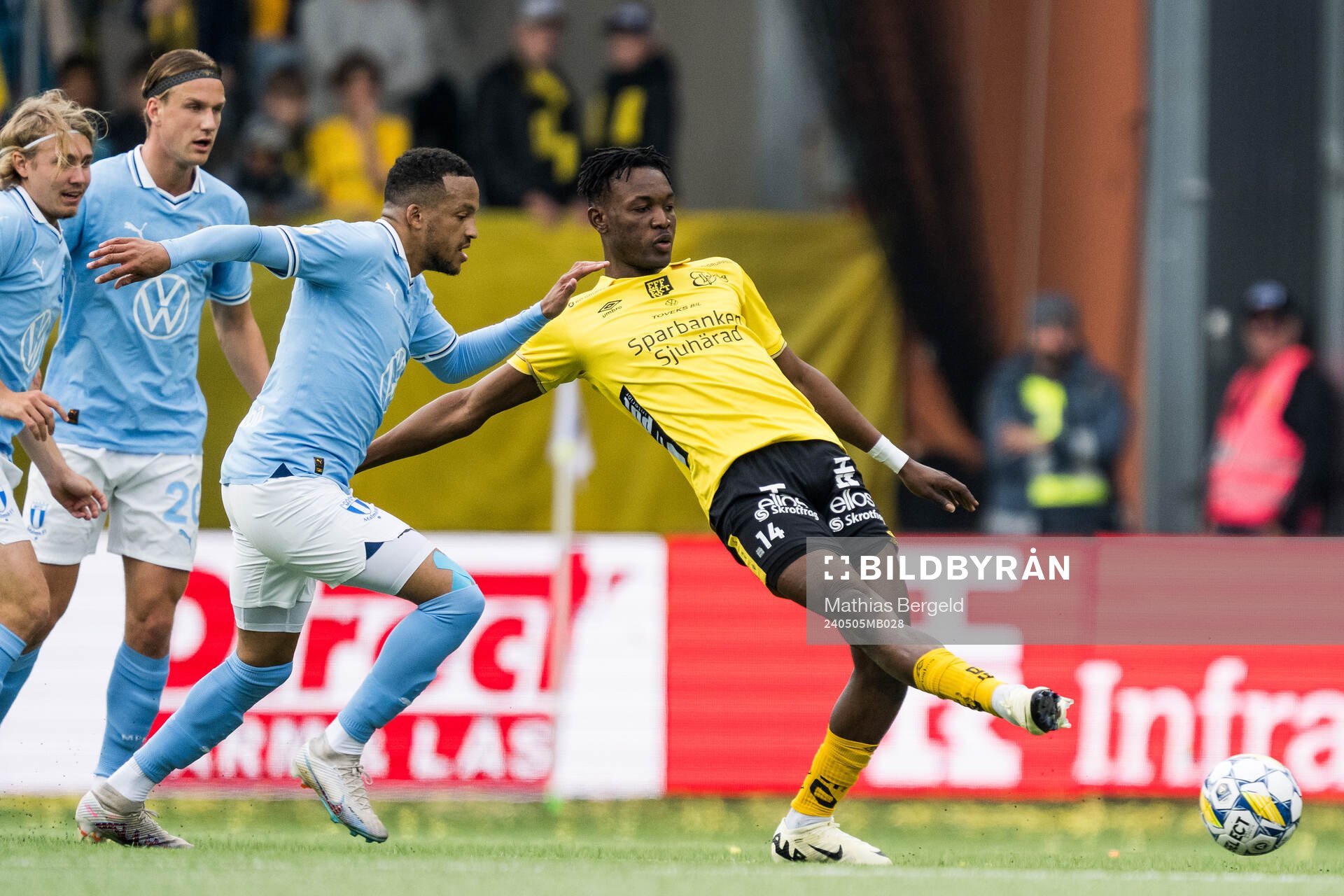 Malmö FFs Martin Olsson och Elfsborgs Jalal Abdullai