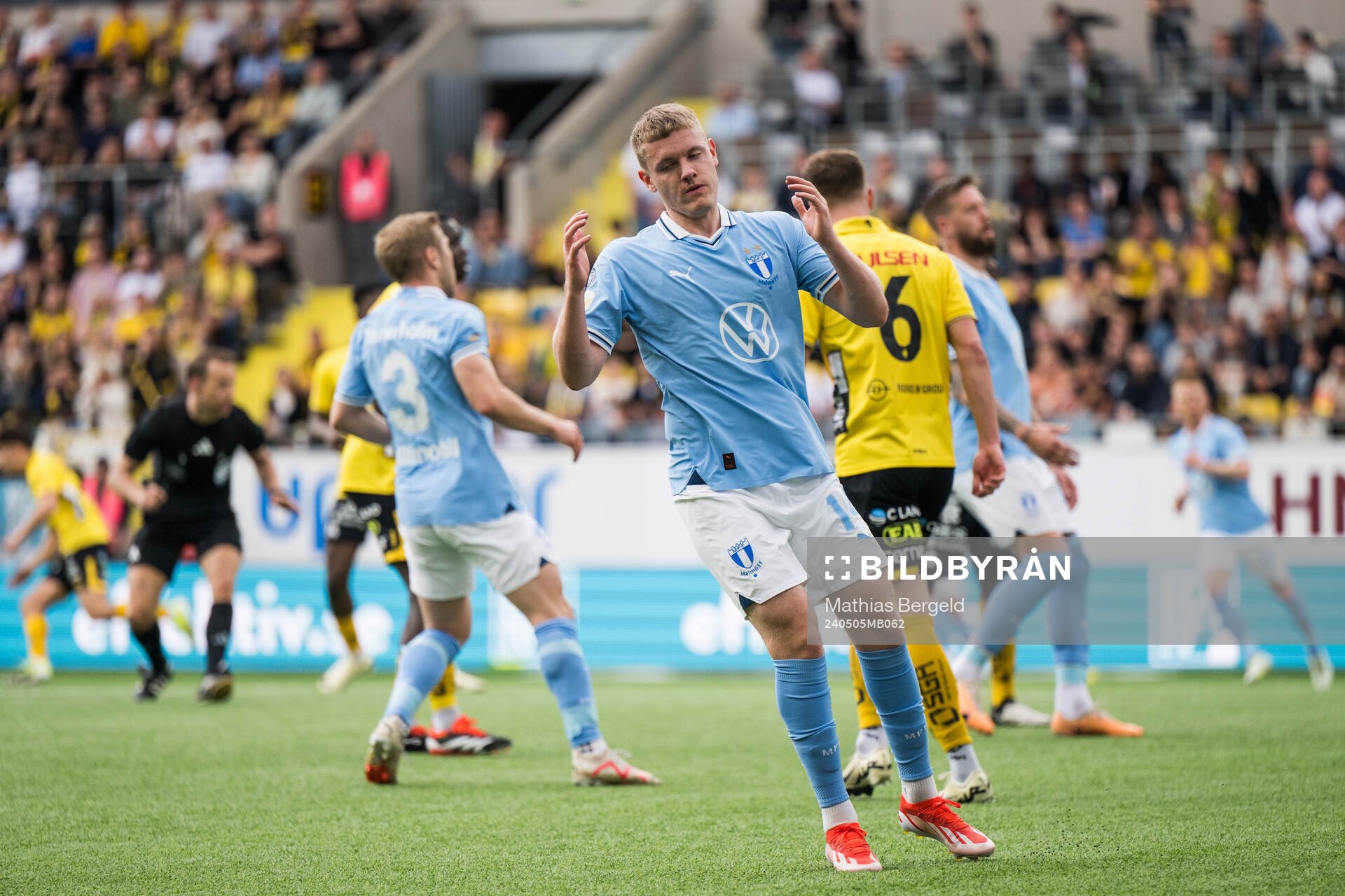 Malmö FFs Sebastian Jörgensen  deppar