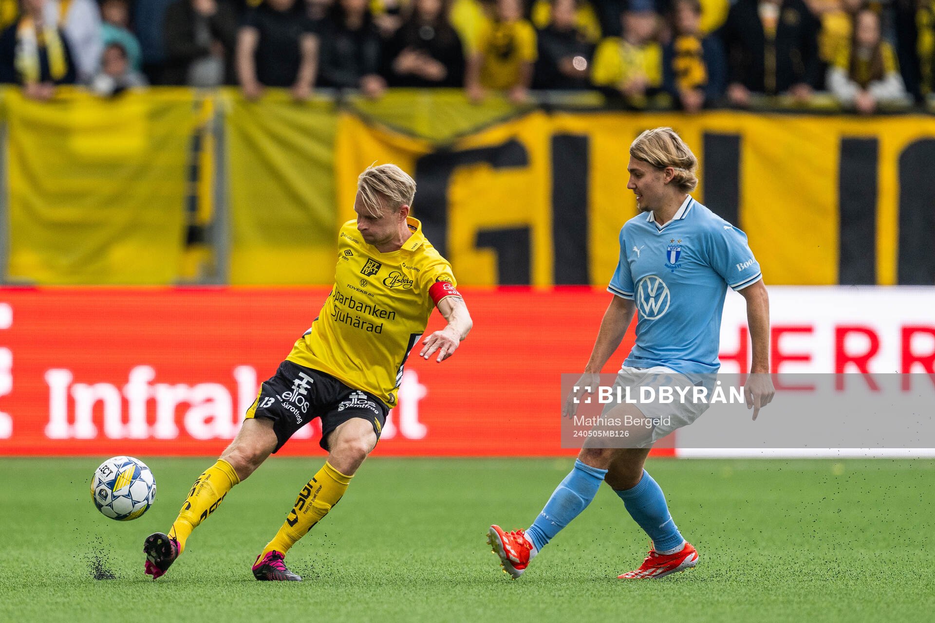 Elfsborgs Johan Larsson och Malmö FFs Sebastian Nanasi