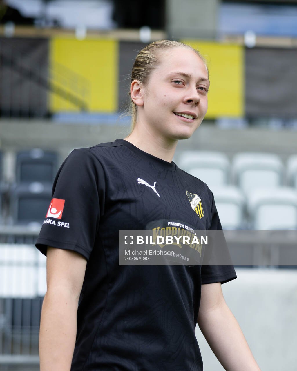 Häckens Alice Bergström innan fotbollsmatchen i