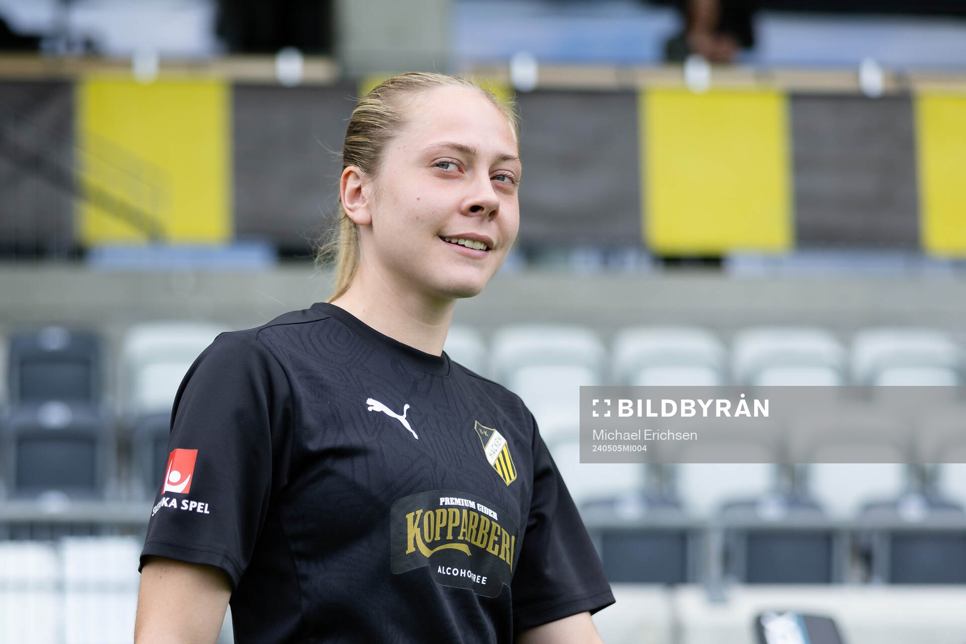 Häckens Alice Bergström innan fotbollsmatchen i