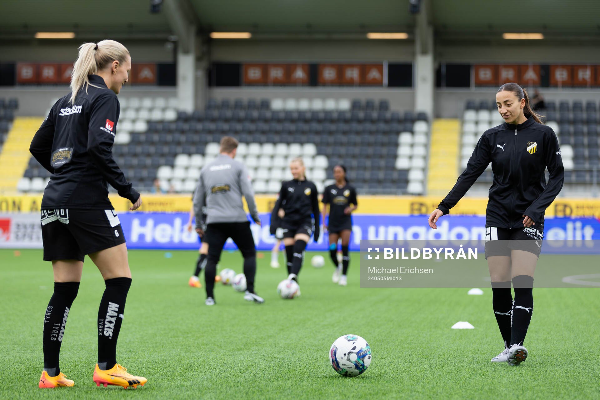 Häckens Josefine Rybrink och Rusul Rosa Kafaji innan
